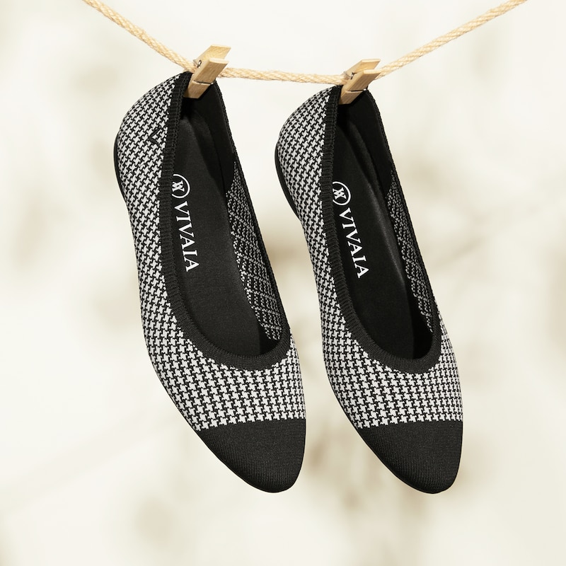 Tamia Round-toe Flats in Black Houndstooth-Sustainable & Washable | VIVAIA
