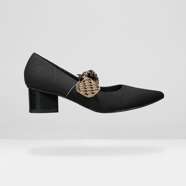 Aurora Pointy Heels in Black | Women's Sustainable Shoes | VIVAIA