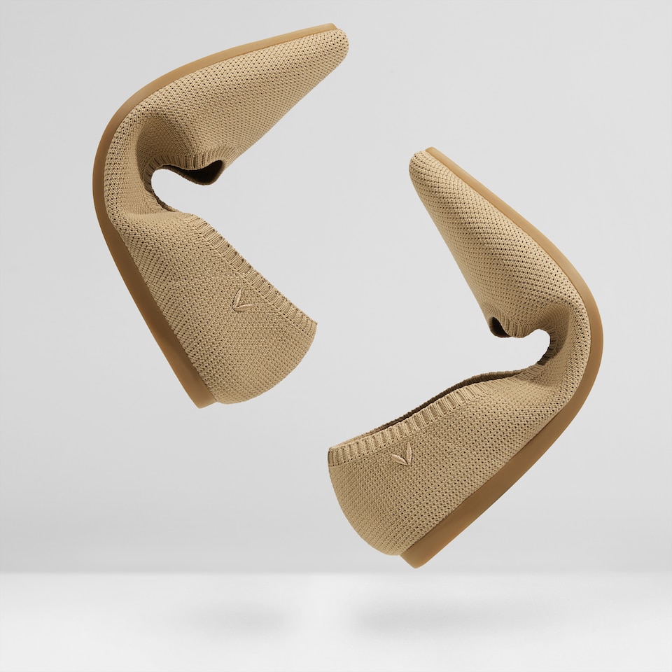 Aria5° Women Pointy Flats in Nude Peach-Sustainable & Washable | VIVAIA