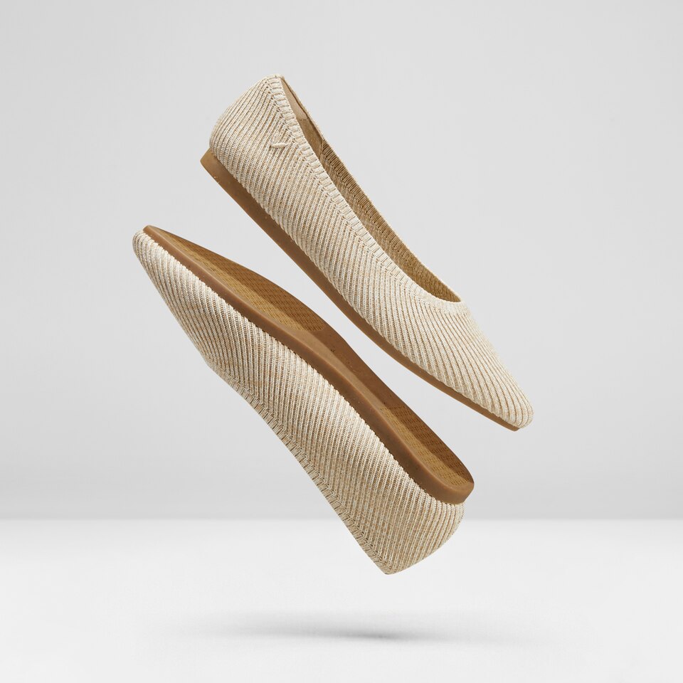 Aria5° Comfortable Women Pointy Hemp Sustainable Flats in Sand Stripe | VIVAIA