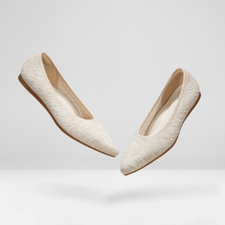 Aria5° Comfortable Pointed Hemp Flats in Dapple Cream | VIVAIA