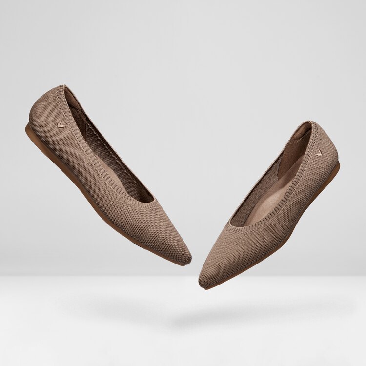 Aria5° Nude Comfortable Pointy Flats in Espresso | VIVAIA