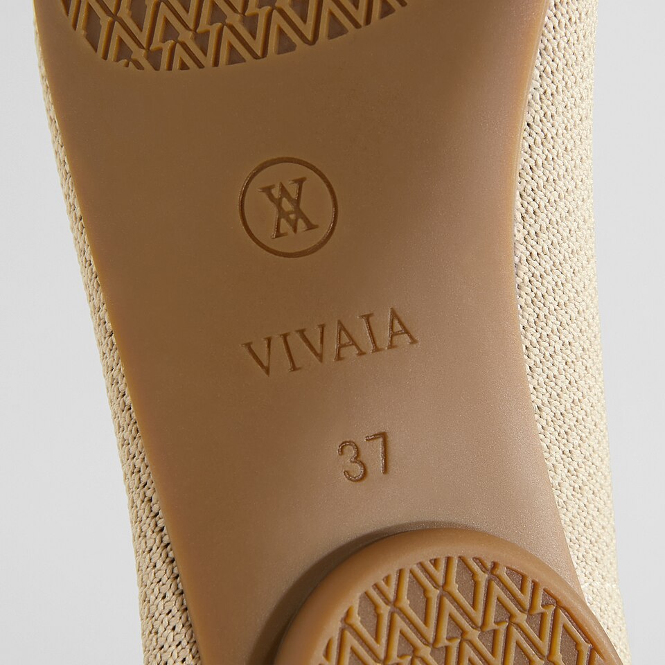 Tamia 2.0 Comfortable Round-Toe Ballet Flats in Laura-Cream Ivory With Satin Stripes | VIVAIA