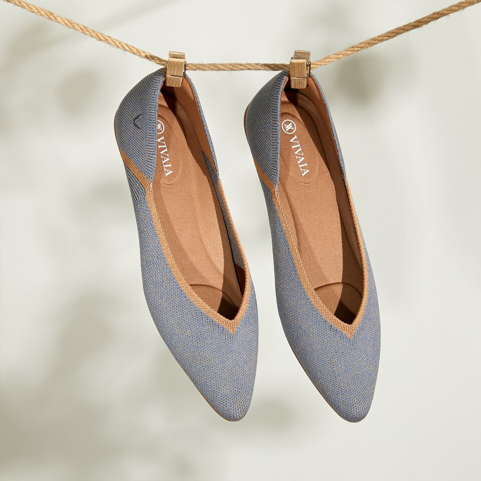 Vienna Pointed-Toe V-Cut Flats in Sandy Blue-Sustainable&Washable | VIVAIA