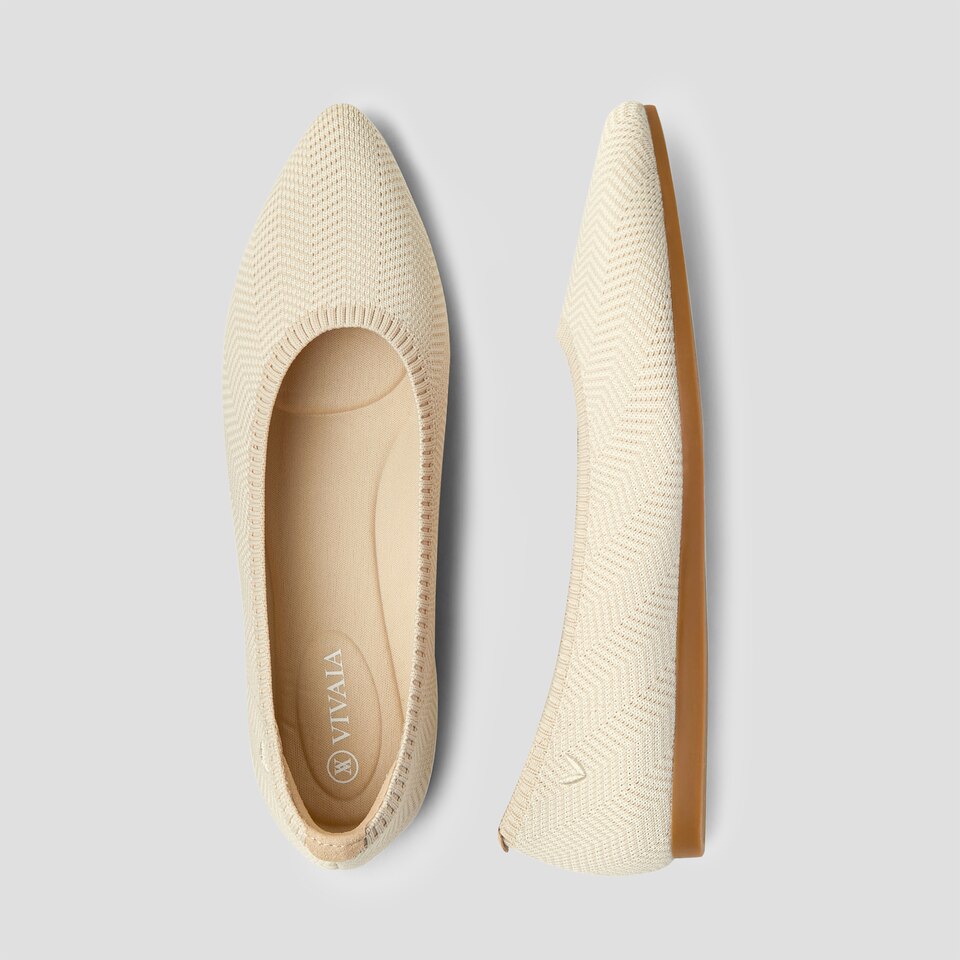 Aria5° Inspiration Pointed Toe Ballet Flats with Arch Support in Ivory Chevron | VIVAIA