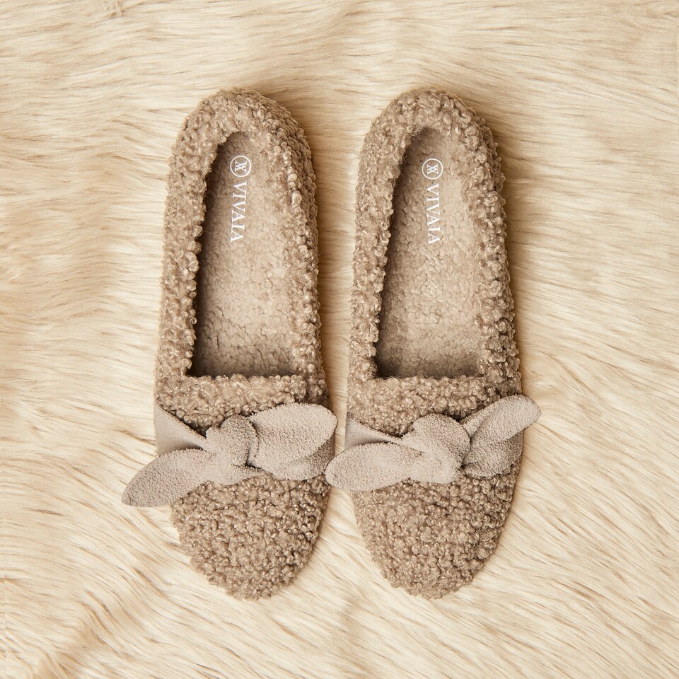 Audrey Round-Toe Recycled Faux Fur Loafers for Bunions in Latte | VIVAIA