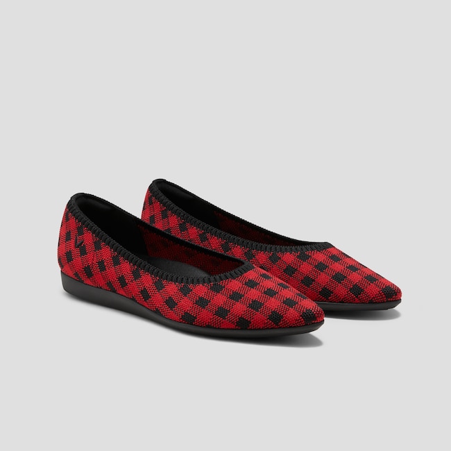 Lightweight Pointed-Ballet Flats (Aria Walker)