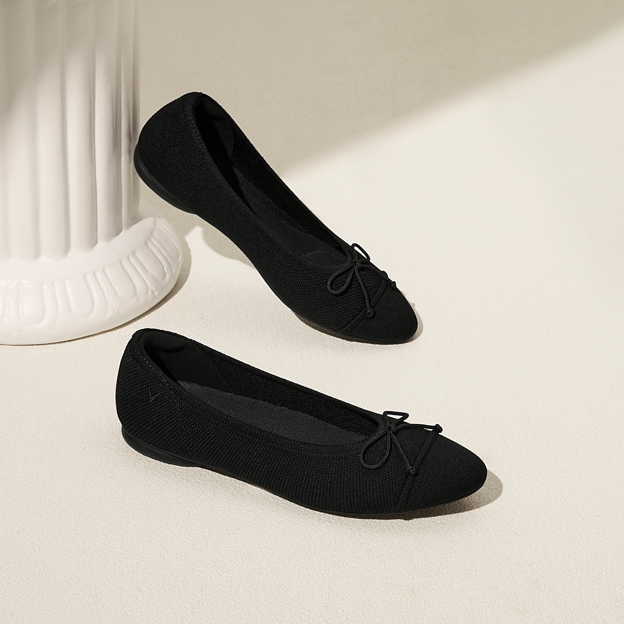 絶対的な信頼 (Tiana), Flats Bow Almond-Toe Black, VIVAIA | EU39 靴