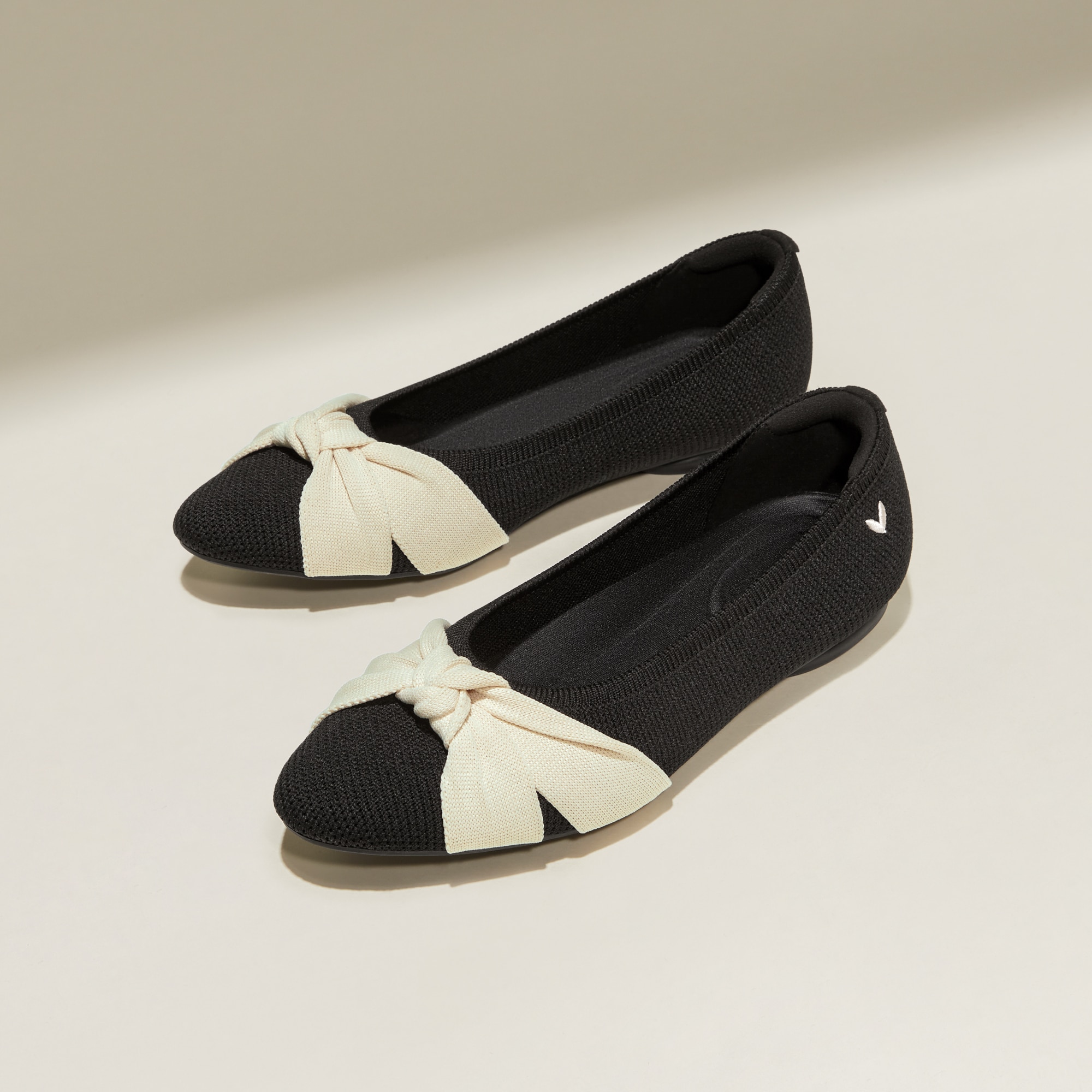 Almond-Toe Knotted Flats (Bibi), Black Cream Ivory, EU35 | VIVAIA