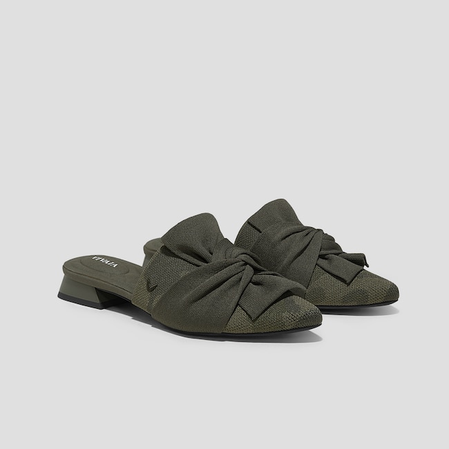 Pointed-Toe Knot Sandals (Yaffa Pro)