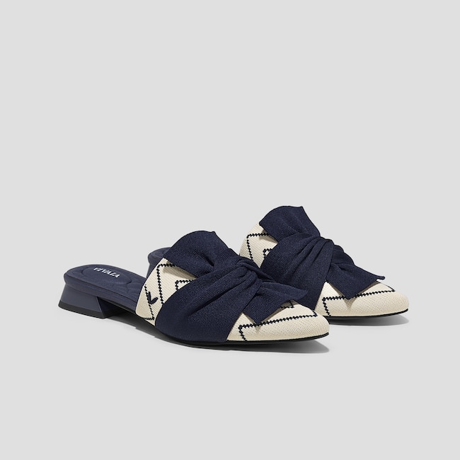 Pointed-Toe Knot Sandals (Yaffa Pro)