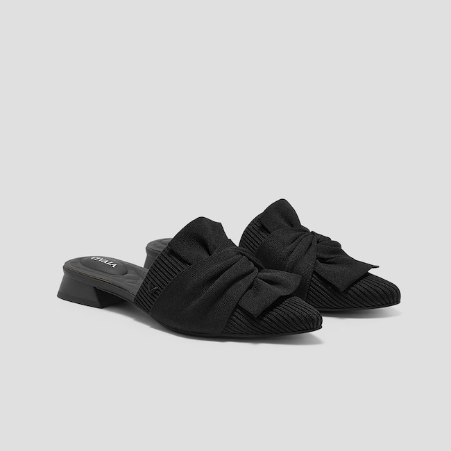 Pointed-Toe Knot Sandals (Yaffa Pro)