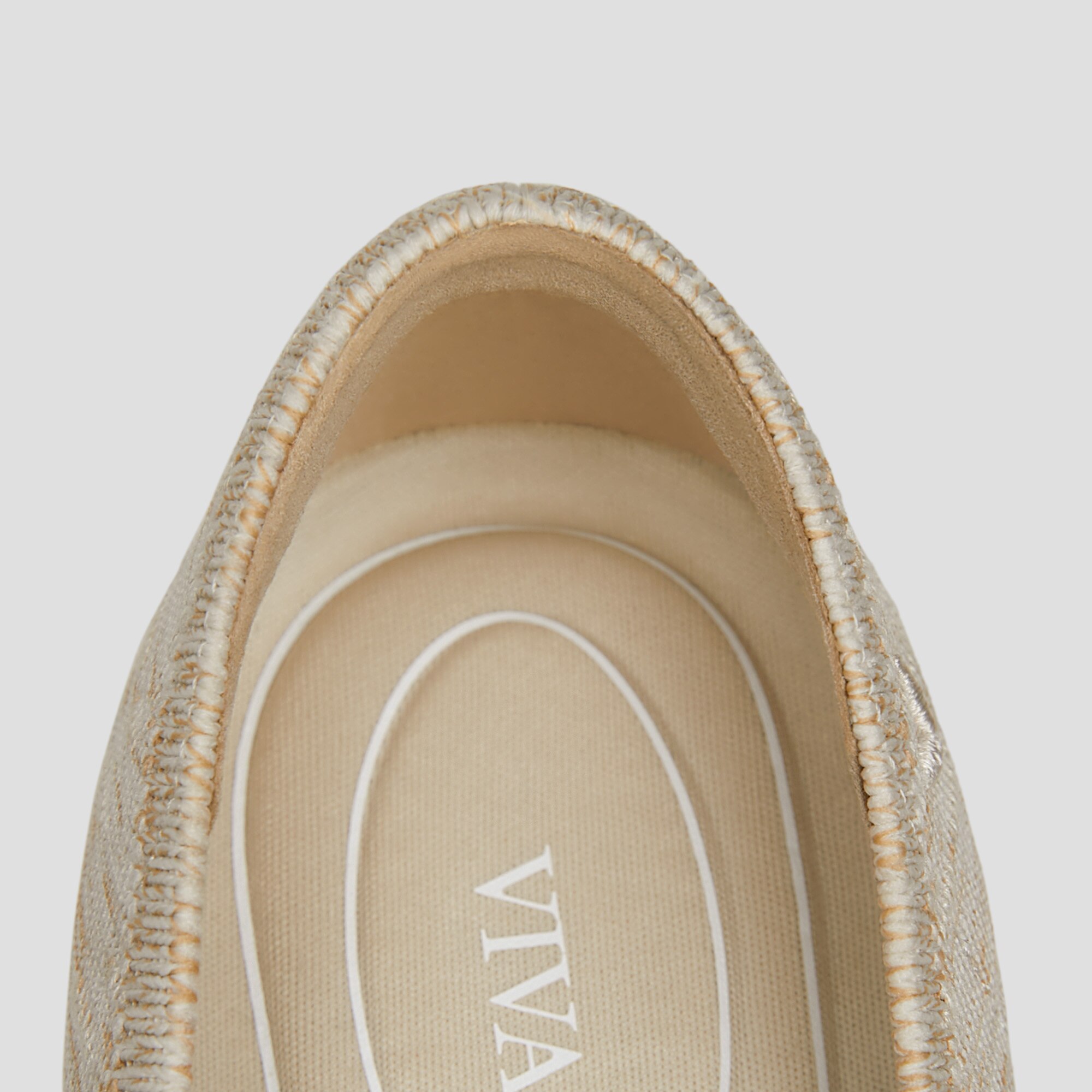 Aria5° Comfortable Pointed Hemp Flats in Dapple Cream | VIVAIA