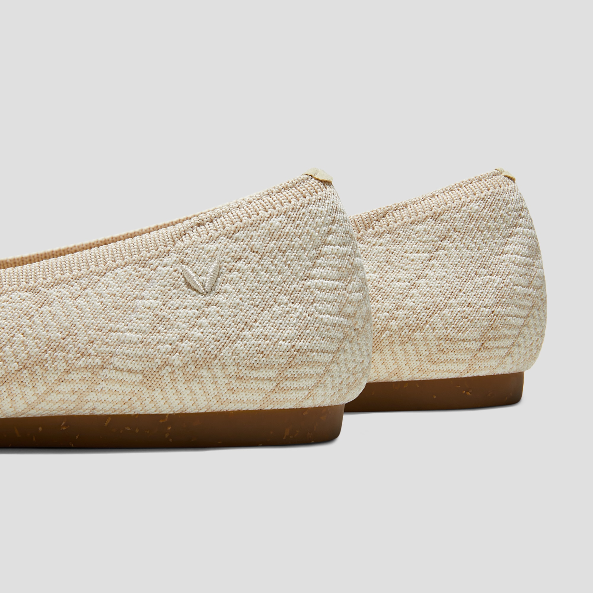 Aria5° Comfortable Women Pointy Hemp Sustainable Flats in Cream