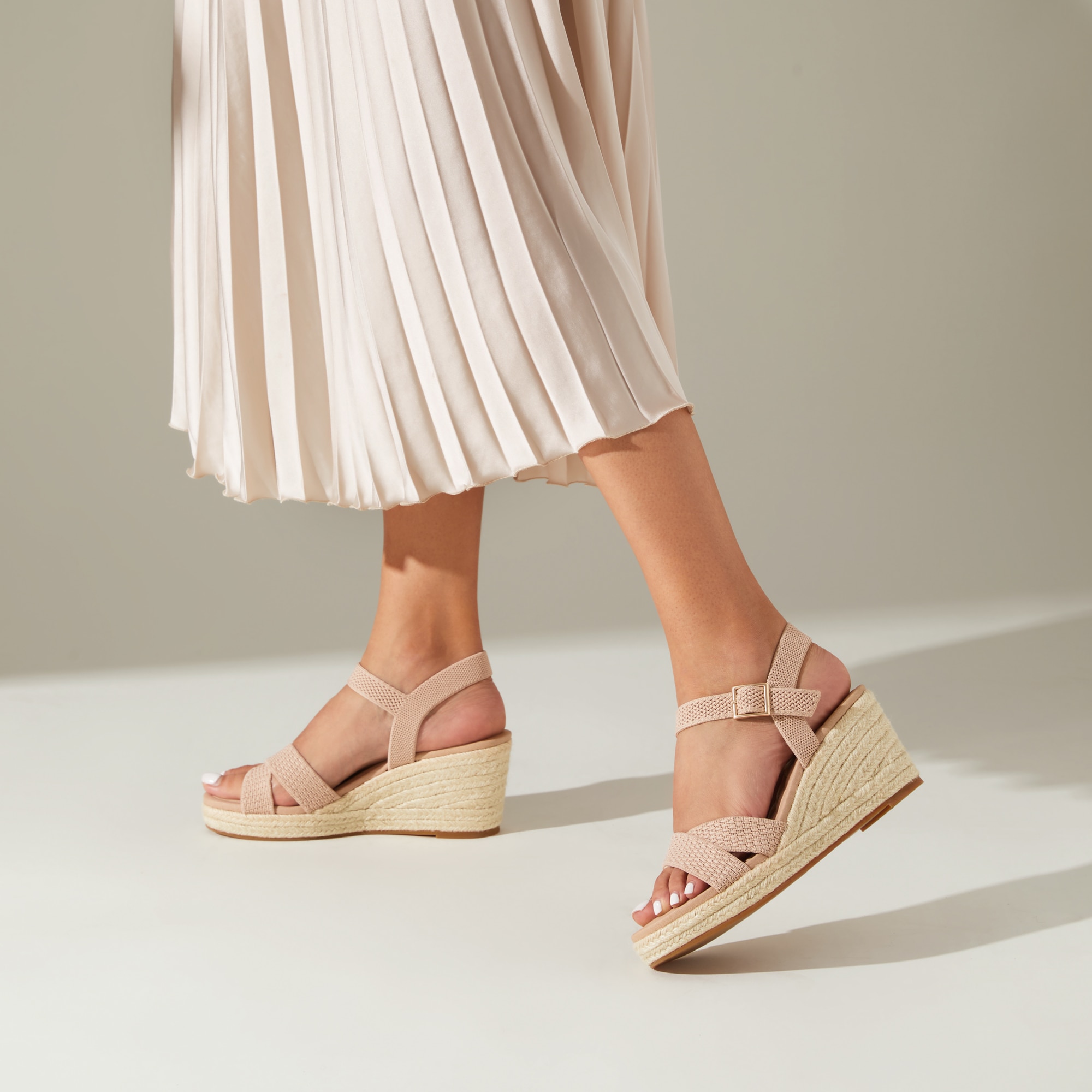 Round-toe Wedge Sandals (Sally Pro), ALMOND, EU35 | VIVAIA
