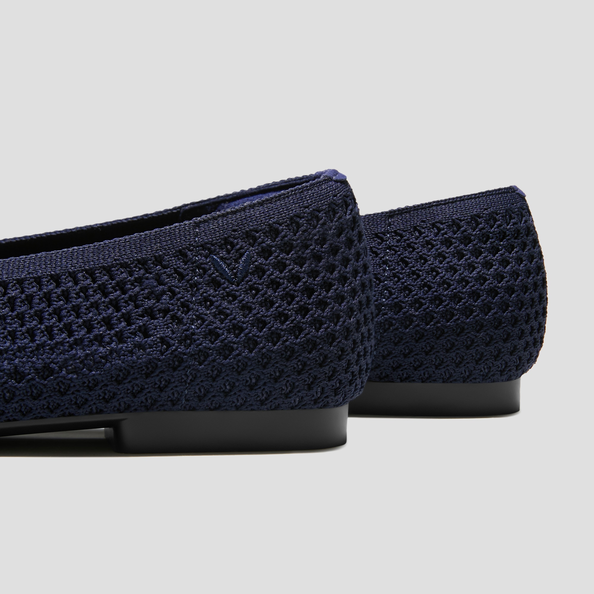Margot Square-Toe V-Cut Mesh Flats in Navy | VIVAIA