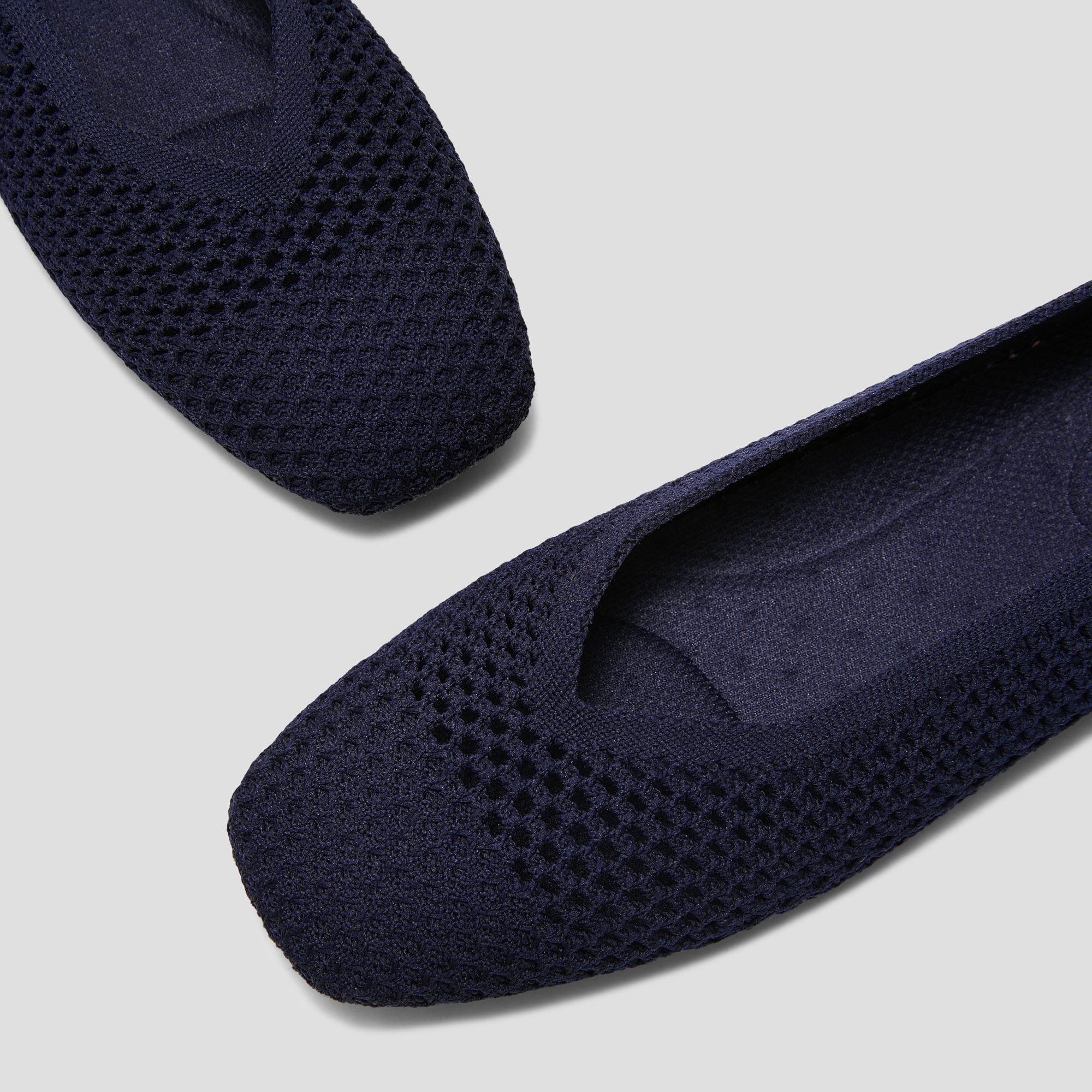 Margot Square-Toe V-Cut Mesh Flats in Navy | VIVAIA