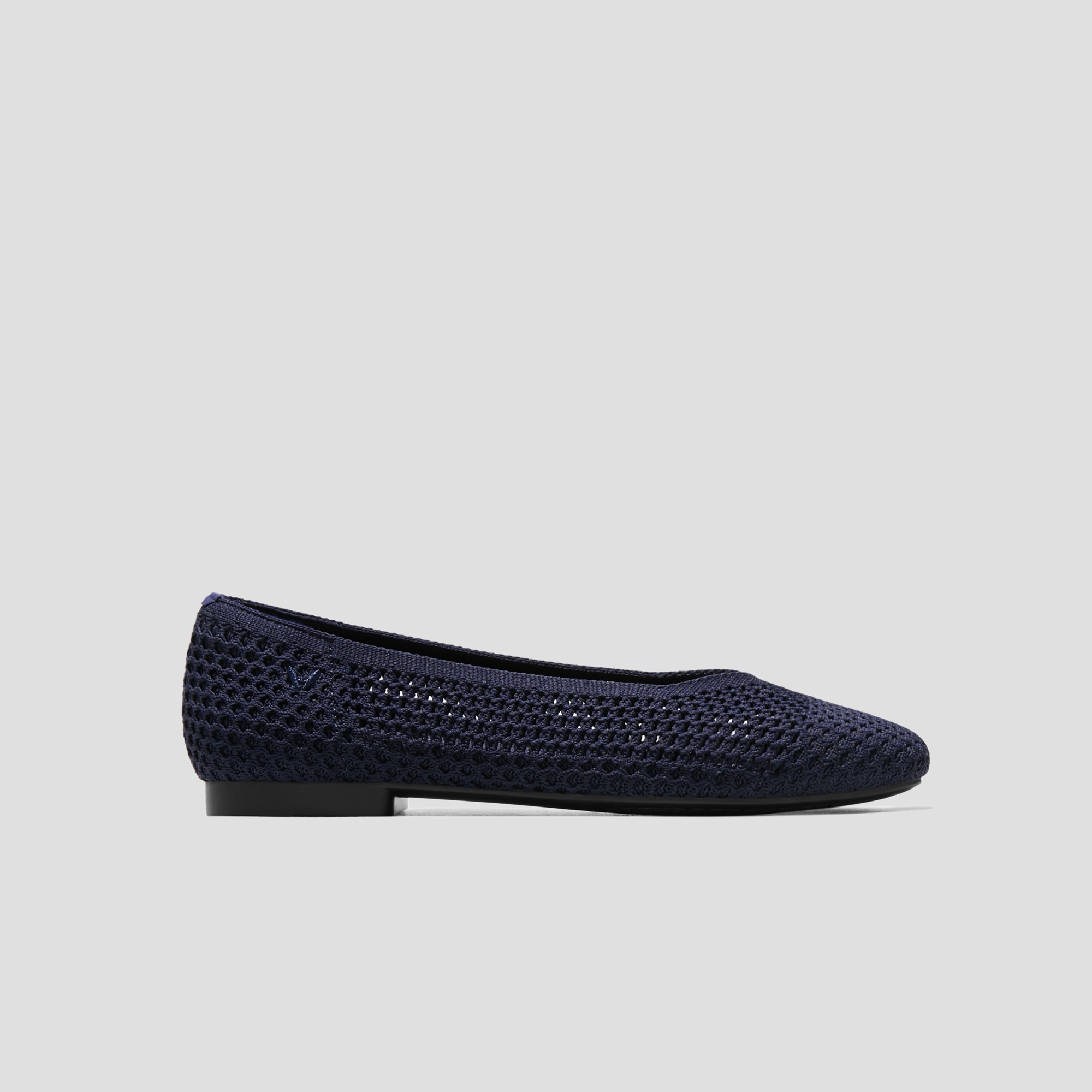 Margot Square-Toe V-Cut Mesh Flats in Navy | VIVAIA