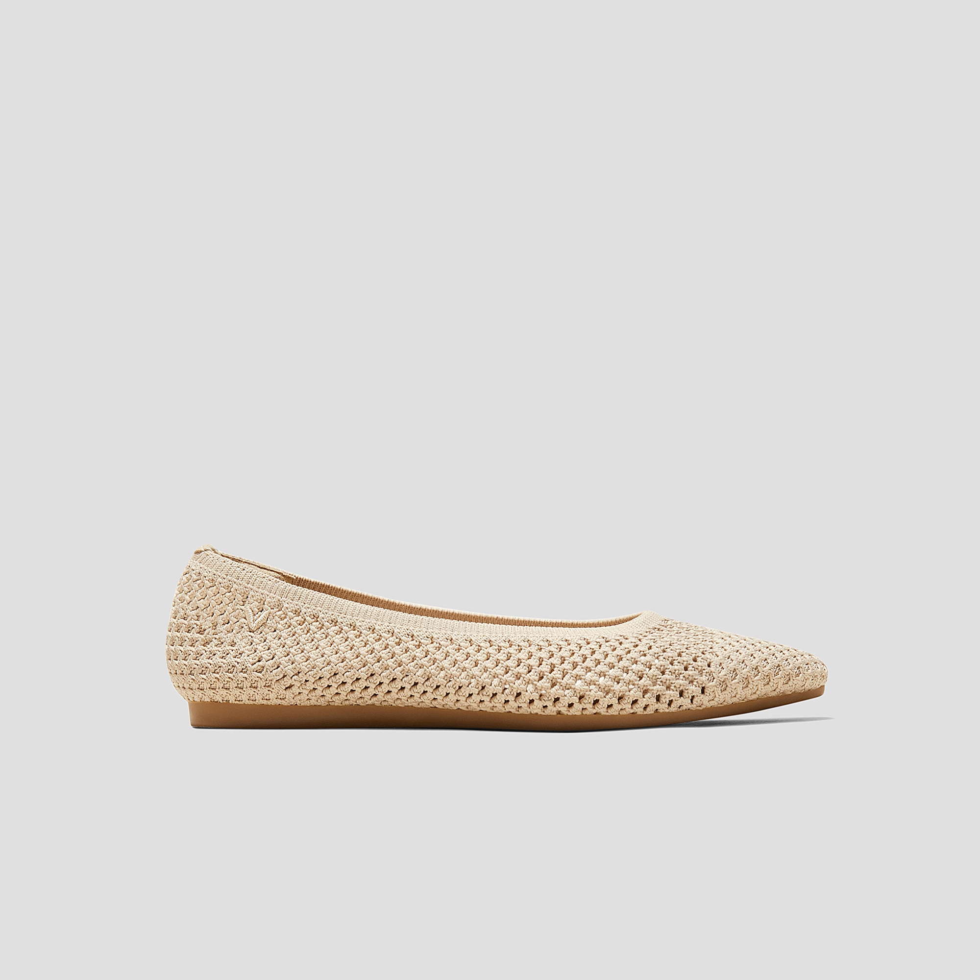 Aria 5° Comfortabble Pointed-Toe Ballet Flats in Almond Mesh | VIVAIA