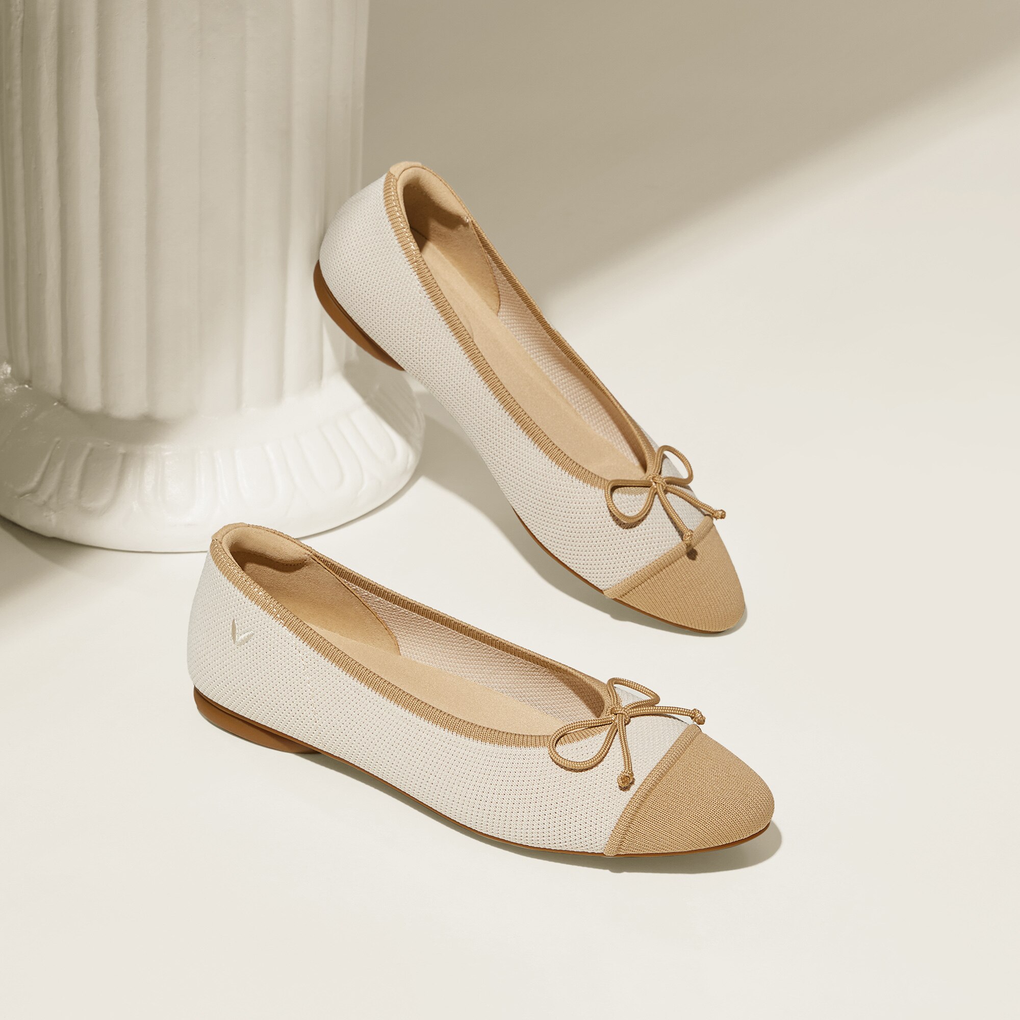 Almond-Toe Bow Flats (Tiana), IVORY PEACH, EU39 | VIVAIA