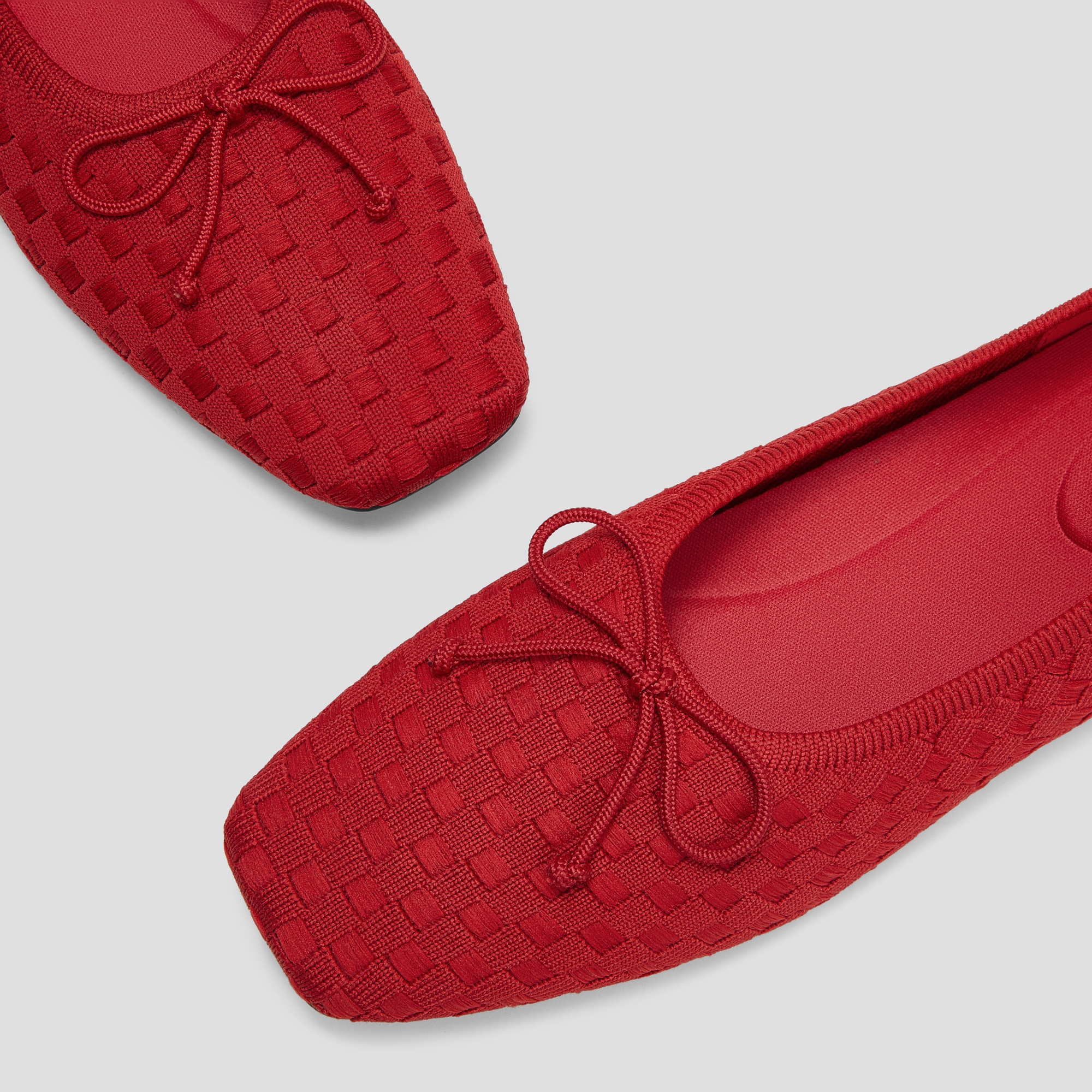 VIVAIA Margaretスクエアトゥ ボウバレリーナ フラット黒　35.5 Square-Toe Bow ballerina Flats (Margaret), RUBY RED WOVEN