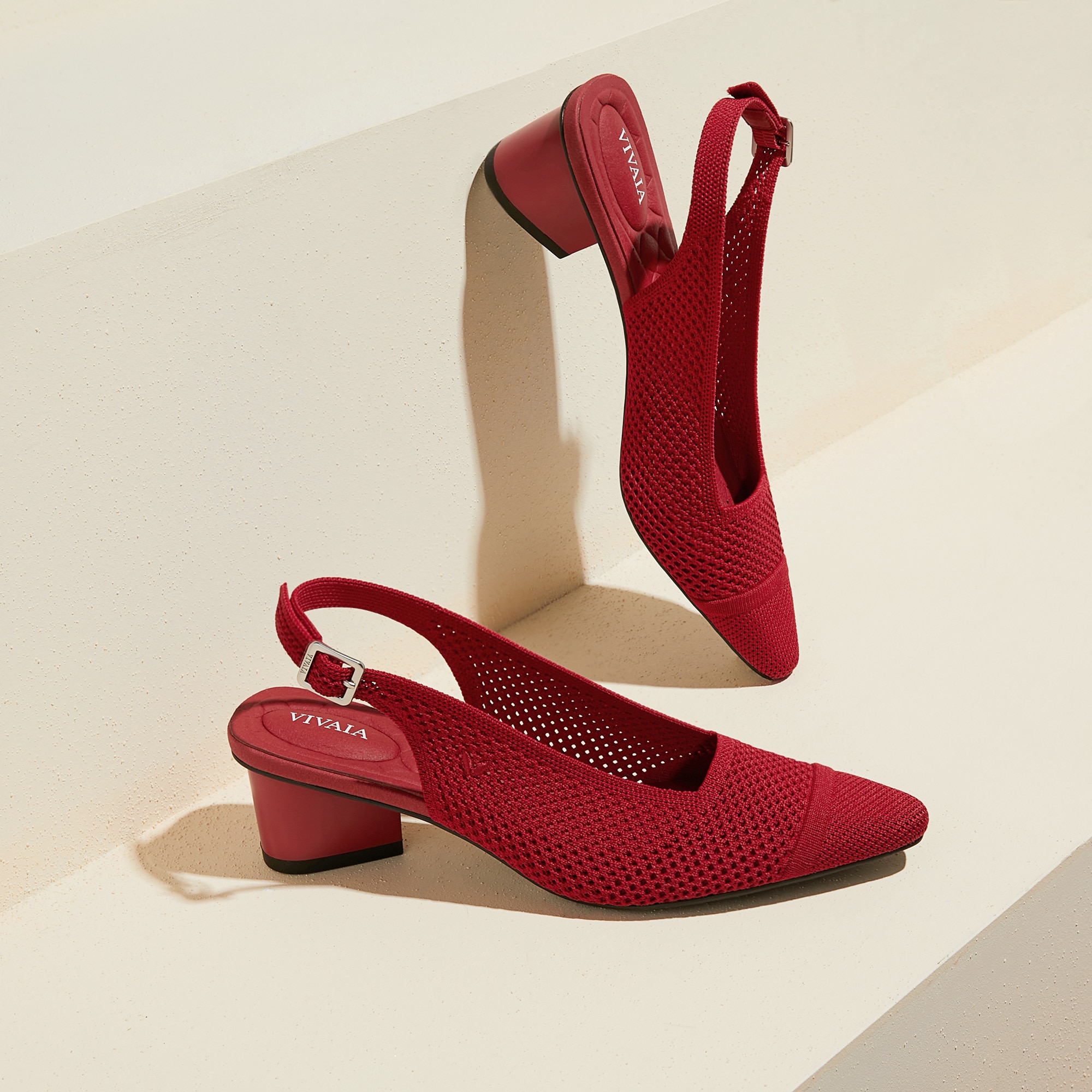 VIVAIA Leah Pro アーモンド サンダル Leah Pro] Pointed toe slingback sandals – VIVAIA JAPAN