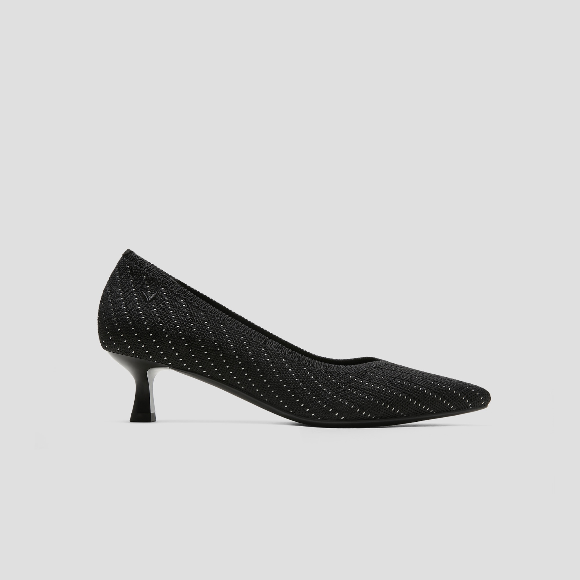 靴 VIVAIA SCARLETT 37.5 Scarlett Pointed-Toe Kitten Heels in ALMOND | VIVAIA