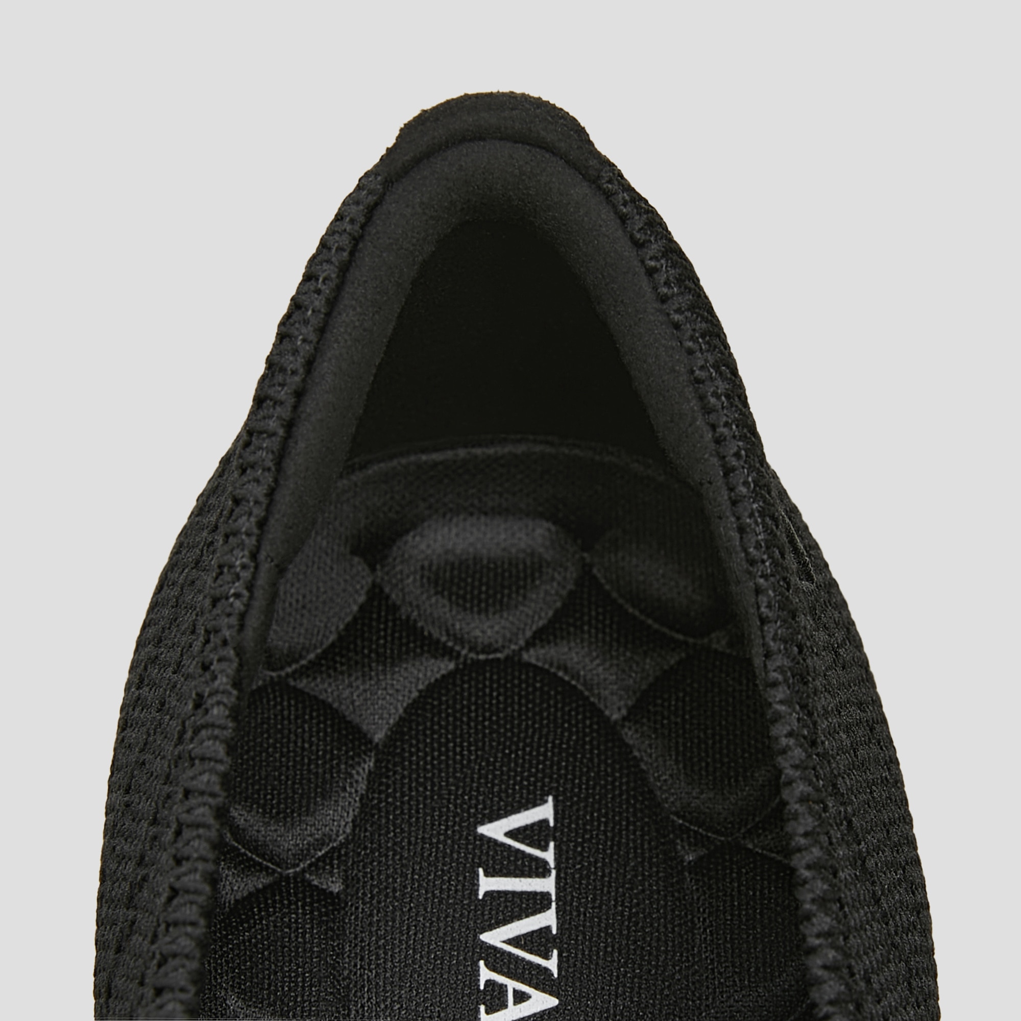 Pointed-Toe Kitten Heels (Scarlett), BLACK PIN STRIPE, EU38.5 | VIVAIA