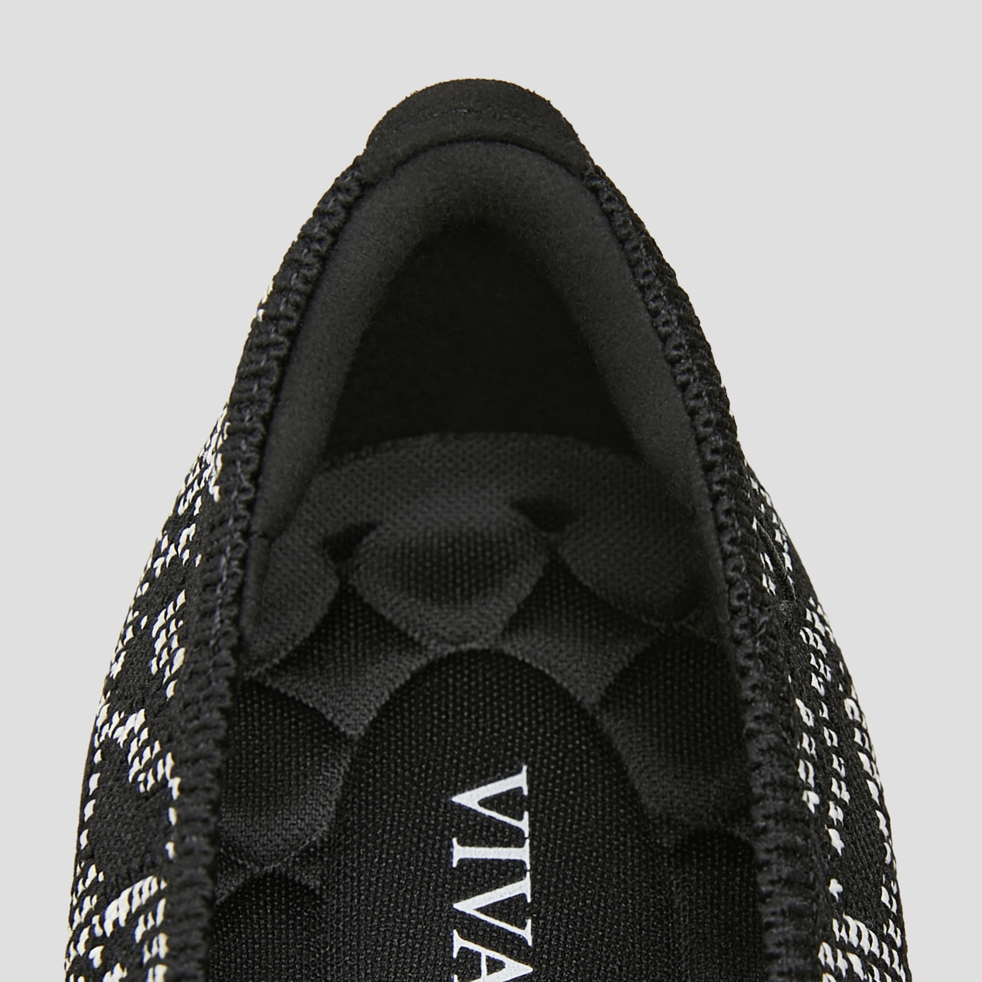 Pointed-Toe Kitten Heels (Scarlett), BLACK LACE, EU35 | VIVAIA