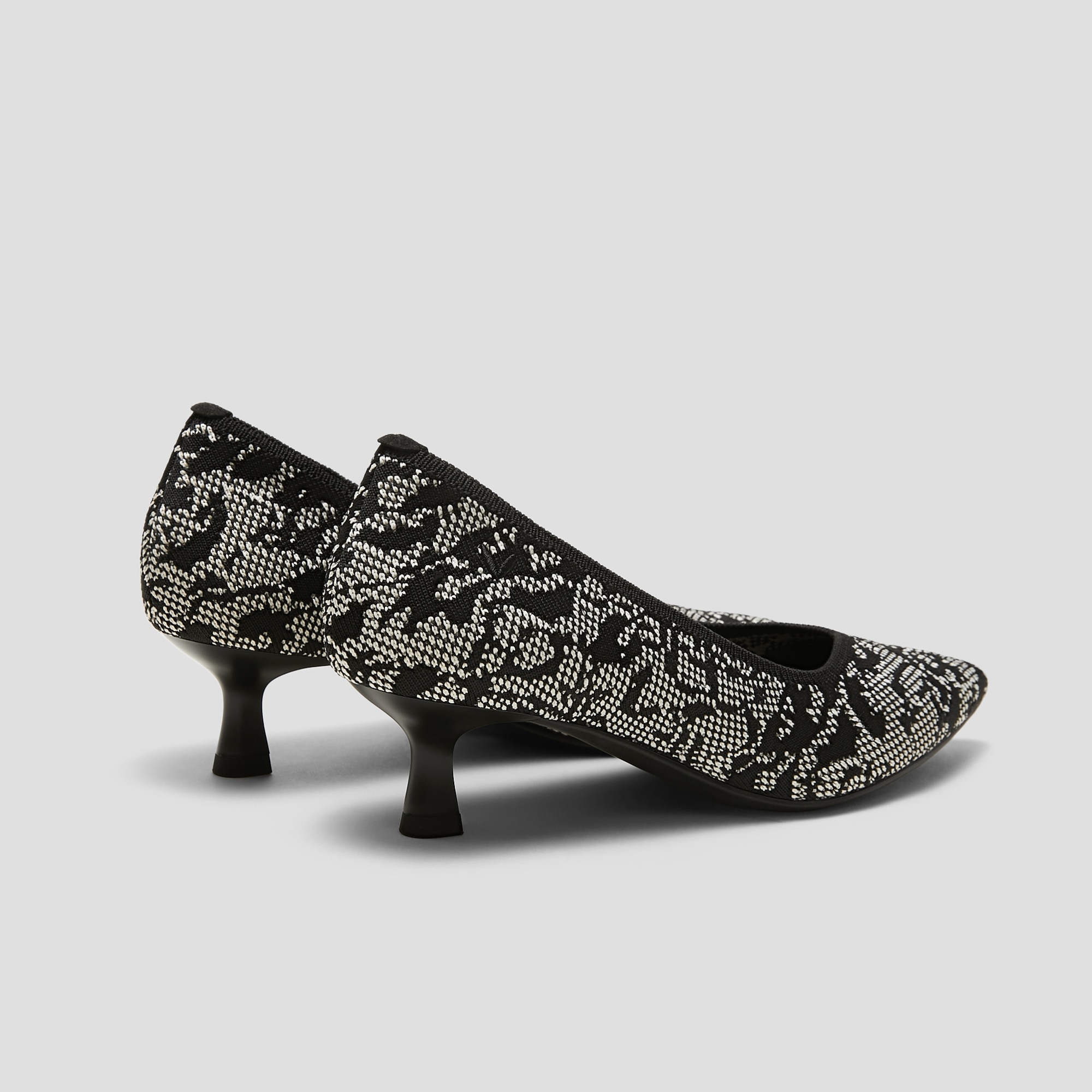 VIVAIA SCARLETT ブラックドット ヒール　24.5㎝ VIVAIA SCARLETT ブラックドット ヒール 24.5㎝ Pointed-Toe