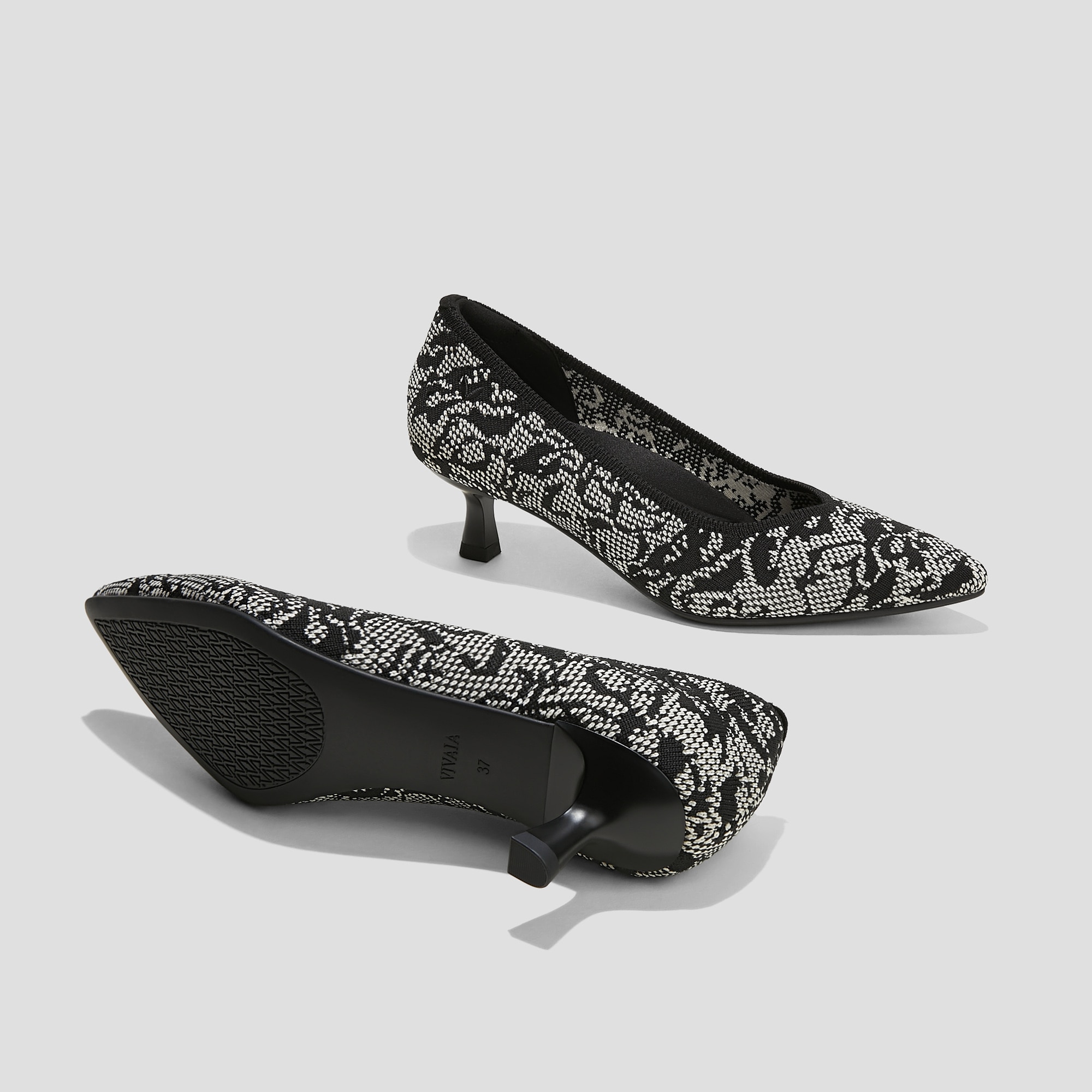 Pointed-Toe Kitten Heels (VIVAIA Running Heels Scarlett