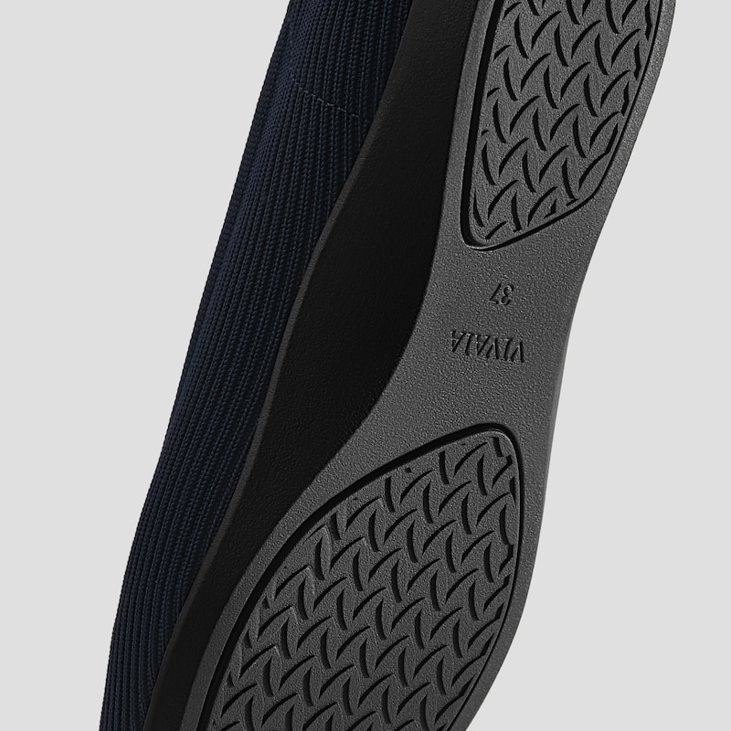 Lightweight Square-Toe V-Cut Flats (Margot Walker), NAVY WATER REPELLENT, EU38.5 | VIVAIA