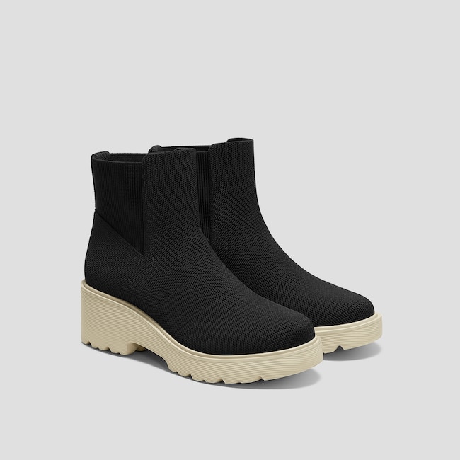 Round-Toe Chunky Platform Travel Boots (Everly)
