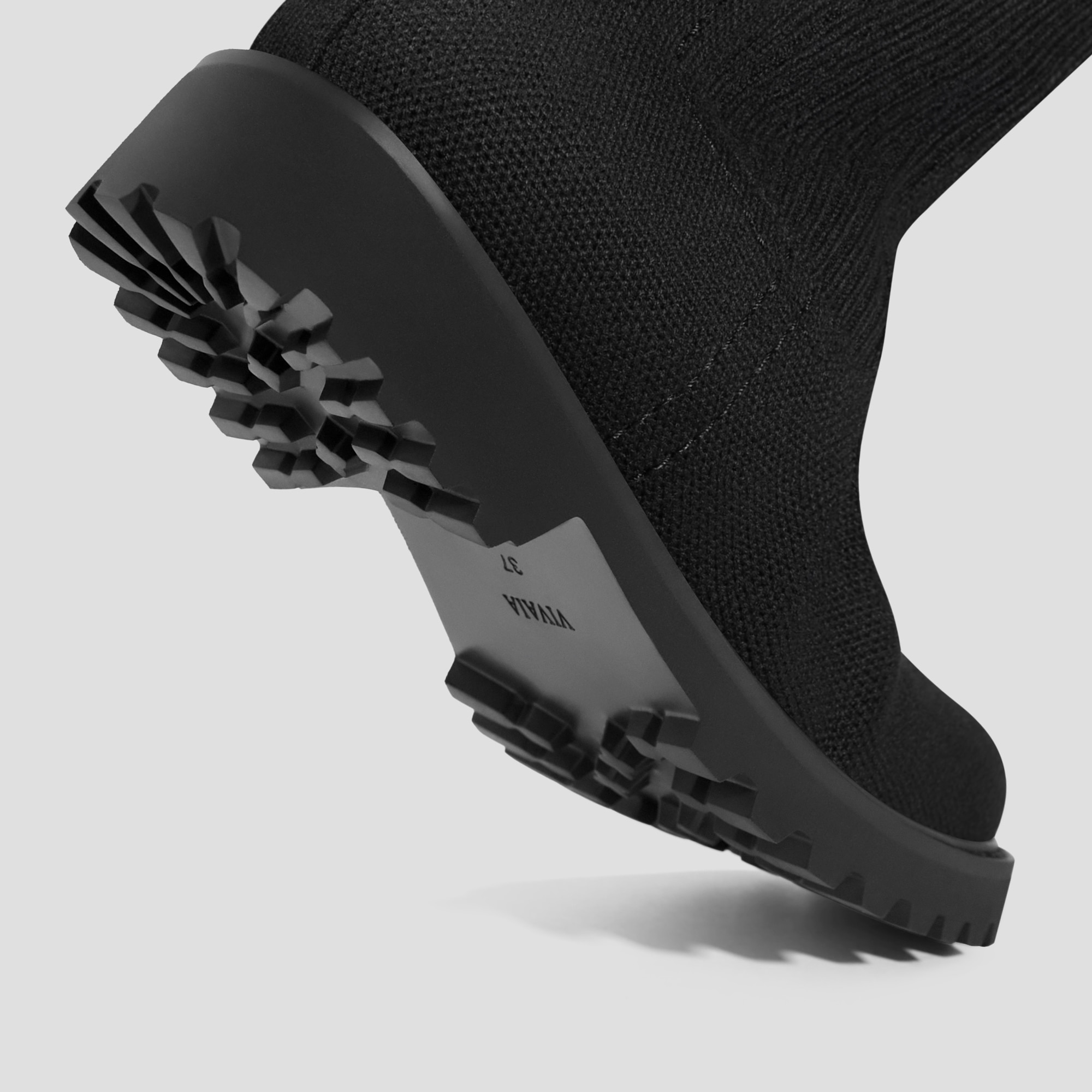 Round-Toe Lug Sole Wool Ankle Boots (Flora), Black, EU35 | VIVAIA