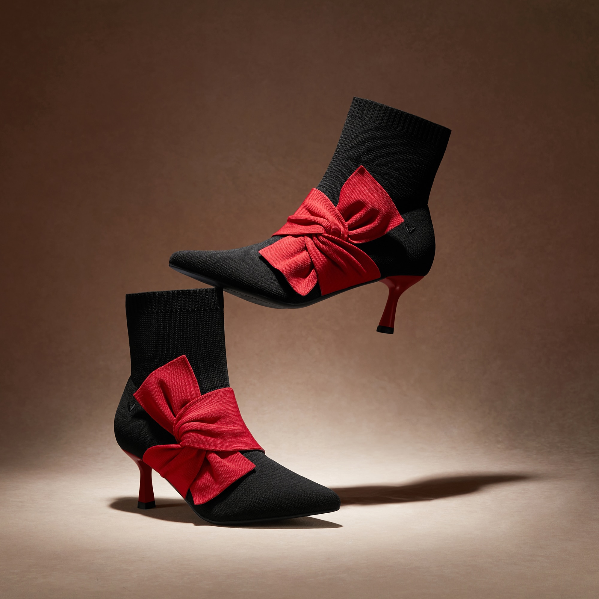 Pointed-Toe Ankle Heel Boots (Athena), BLACK RUBY RED, EU35 | VIVAIA
