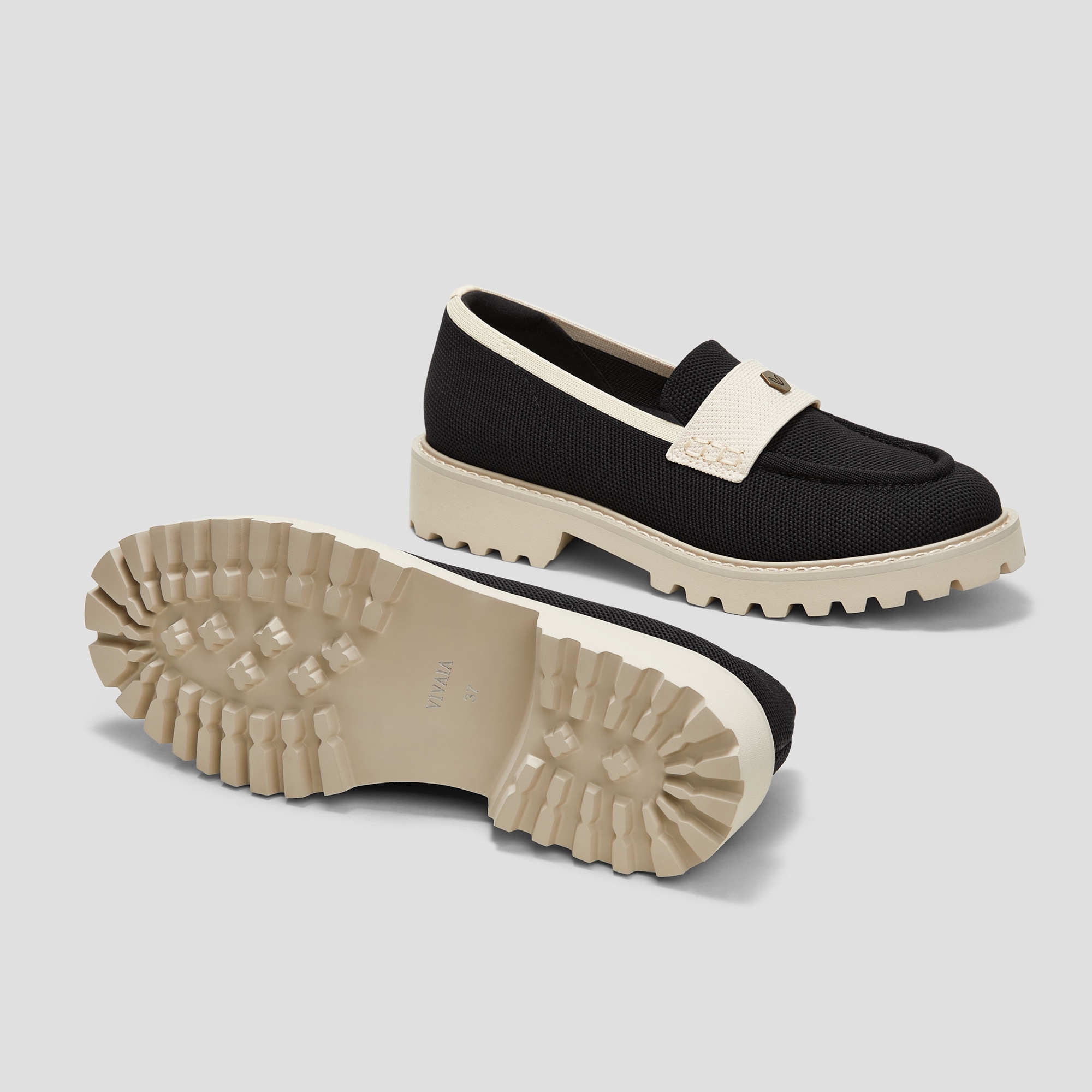 美品【ビバイア】Francesca (38.5) トラックソールローファー 黒 Francesca] アーモンドトゥ プラットフォーム トラックソール
