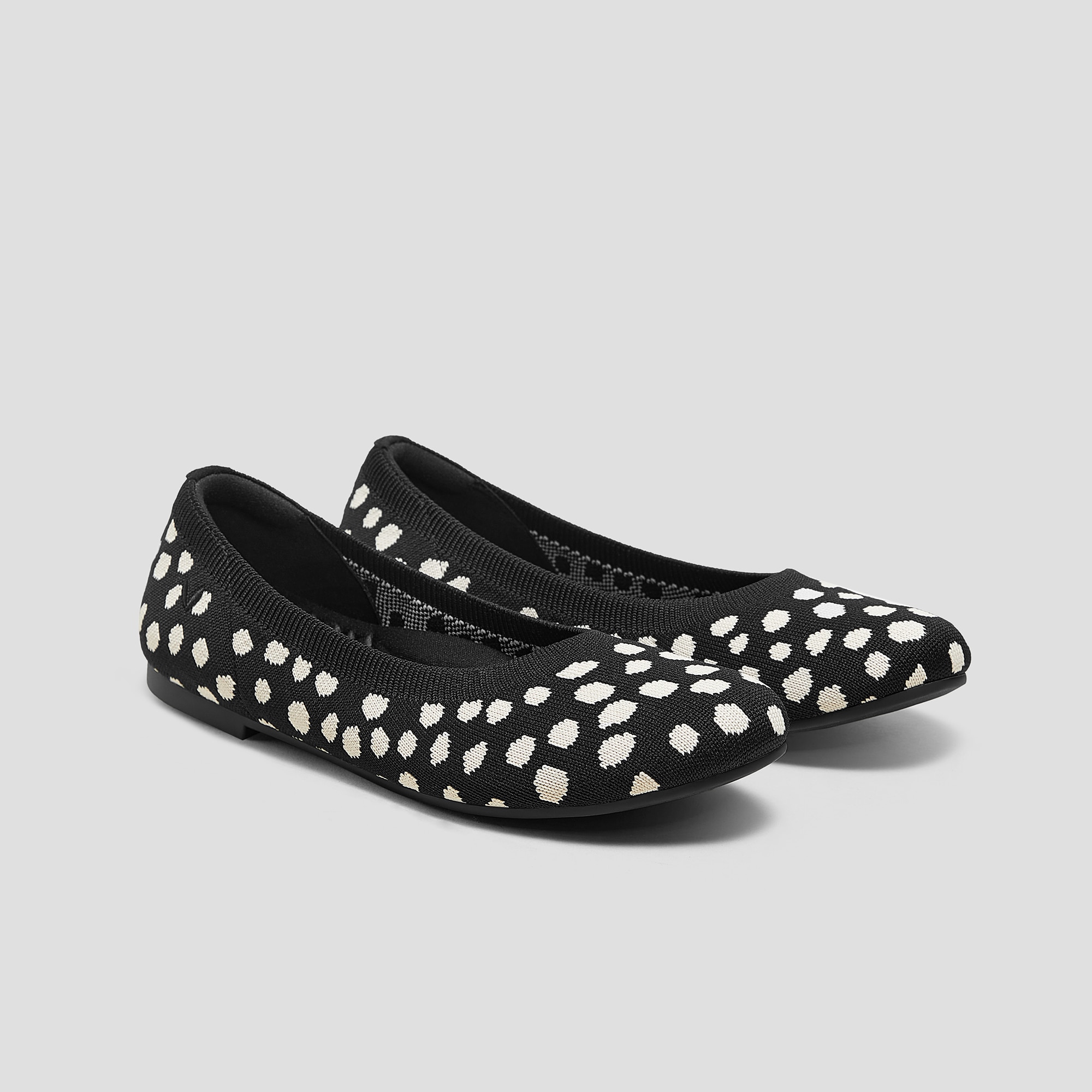 Claire Sustainable Round-Toe Women's Flat | VIVAIA