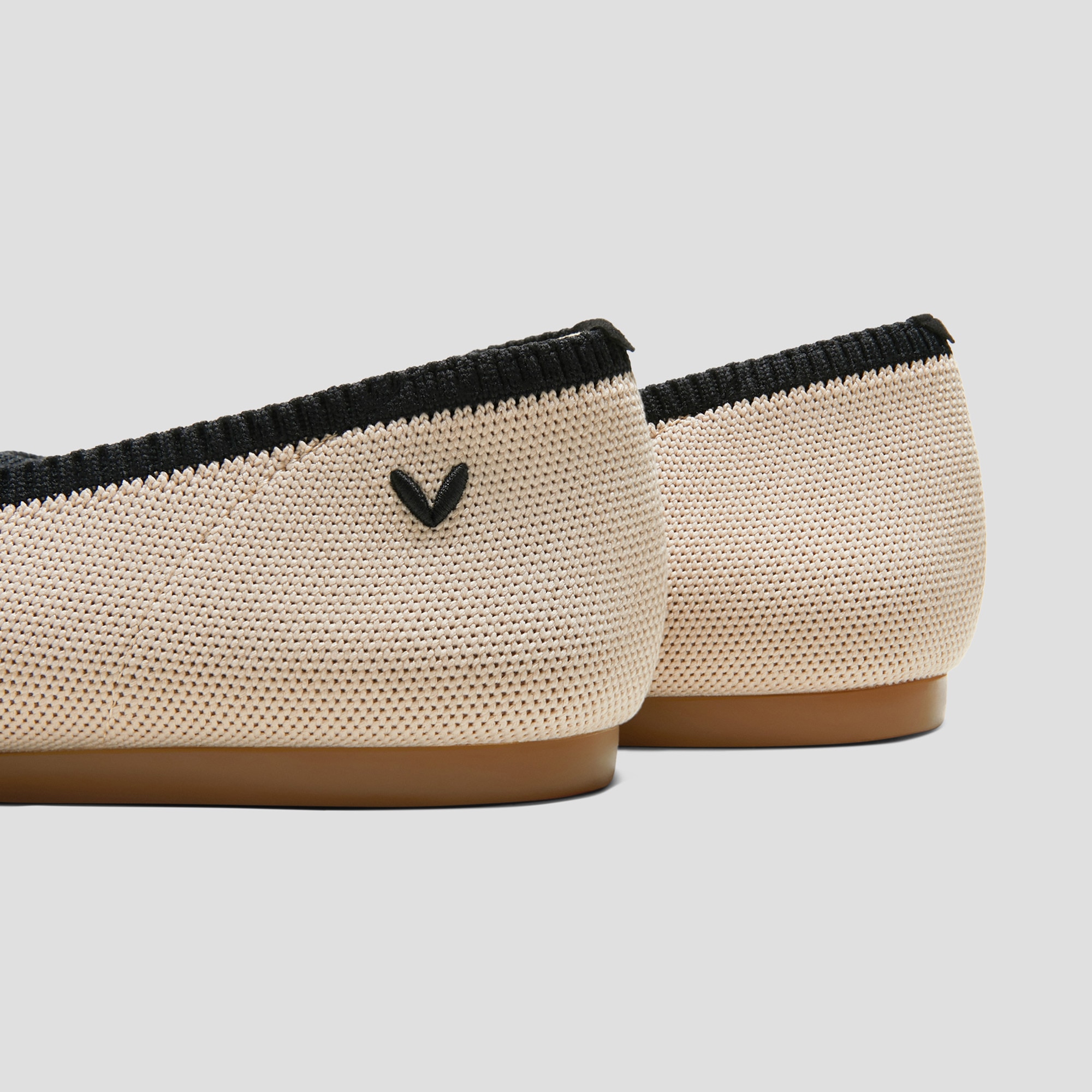 Pointed-Toe Ballet Flats (Aria 5°), ALMOND BLACK WOVEN, EU37.5