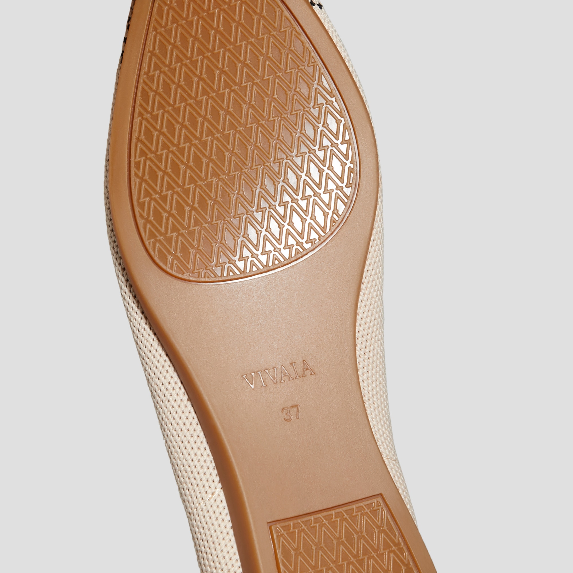Pointed-Toe Ballet Flats (Aria 5°), ALMOND BLACK WOVEN, EU35 | VIVAIA