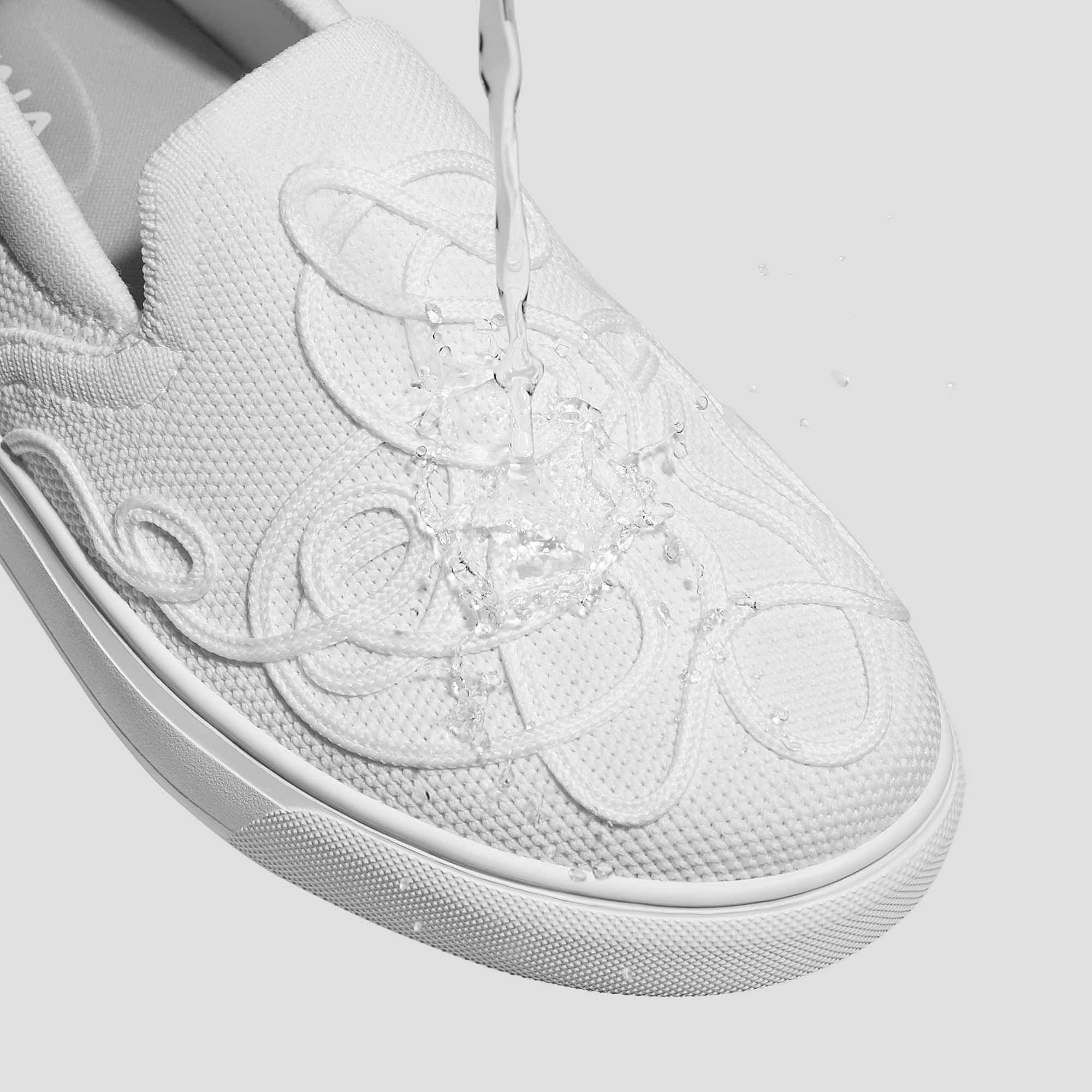 Classic Slip-On Unisex Sneakers (V-Tune), White, EU39 | VIVAIA