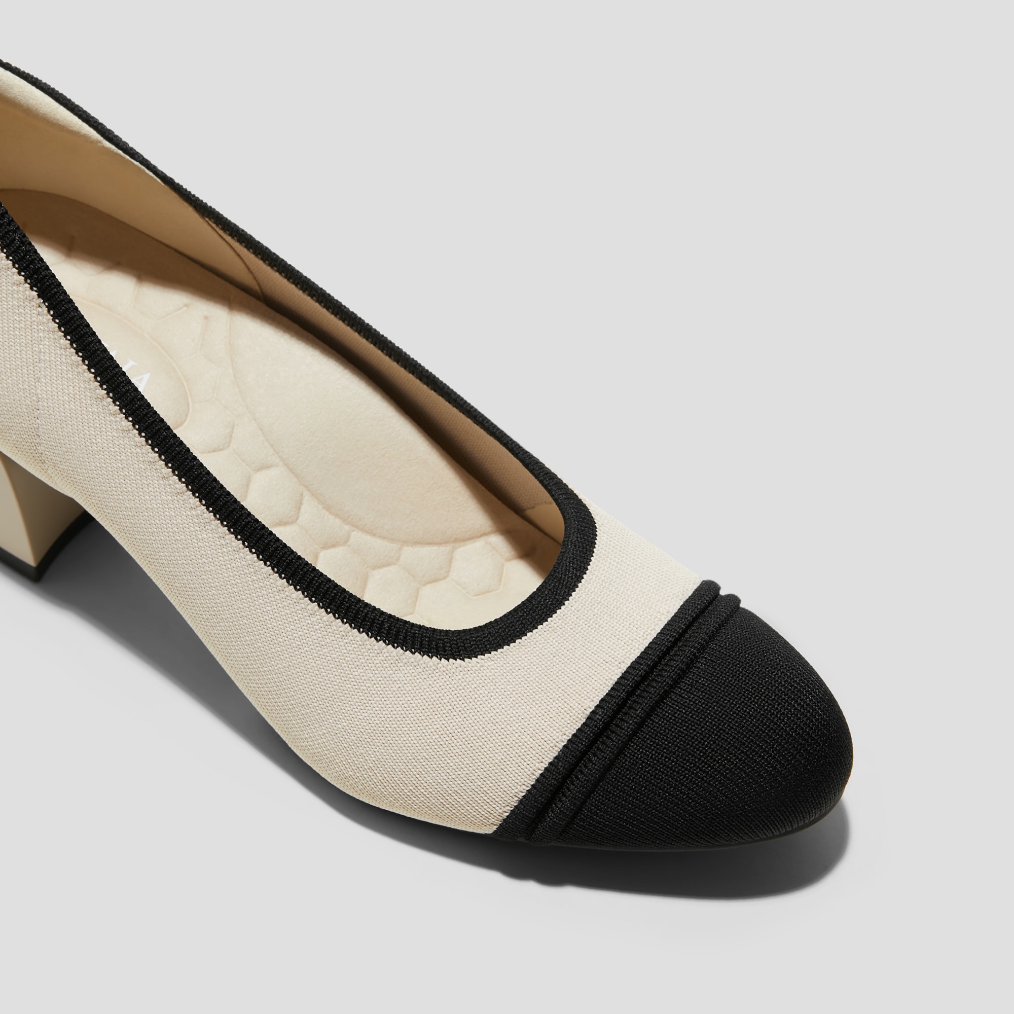 Almond-Toe Stress Free Chunky Heels (Julie Arch Pro), IVORY