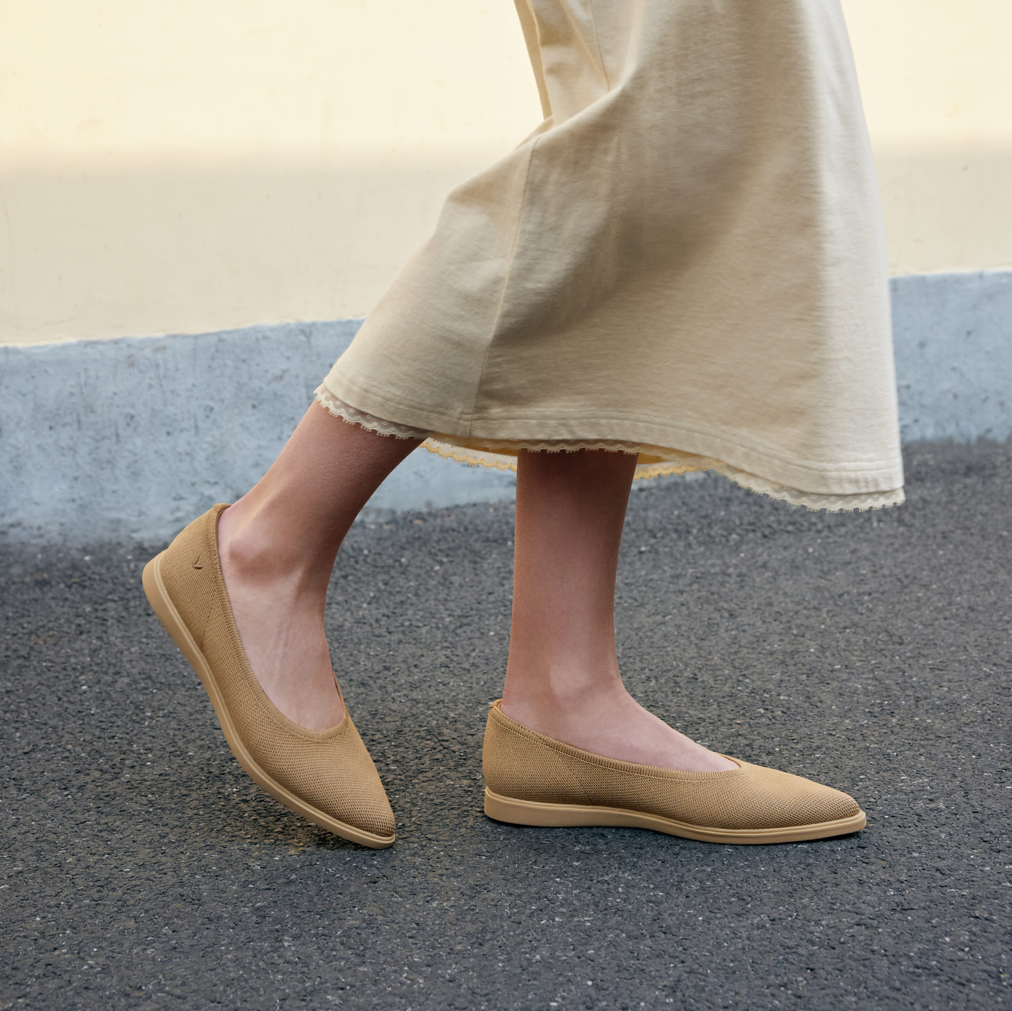 VIVAIA　ビバイア　Veronica　23.5 Amazon.com | VIVAIA Veronica Pointed-Toe All-Day Standing