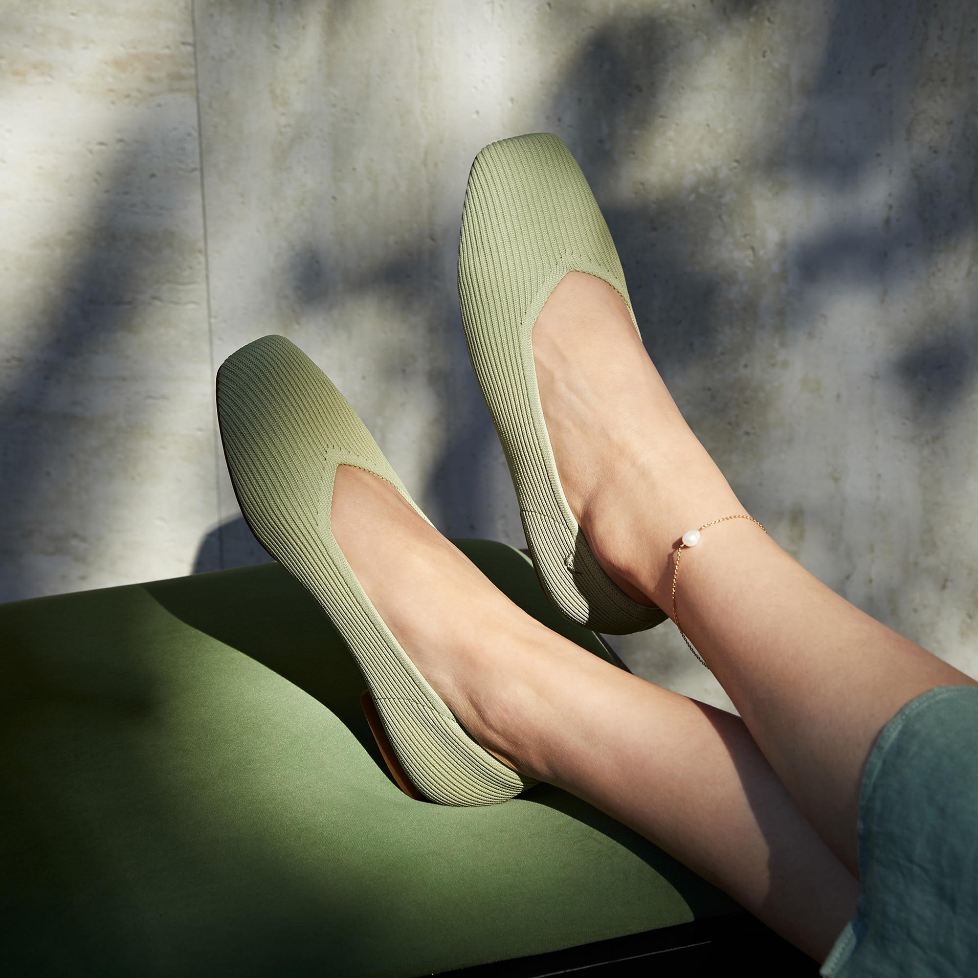 Square-Toe V-Cut Flats (Margot™ 2.0), MATCHA, EU35 | VIVAIA