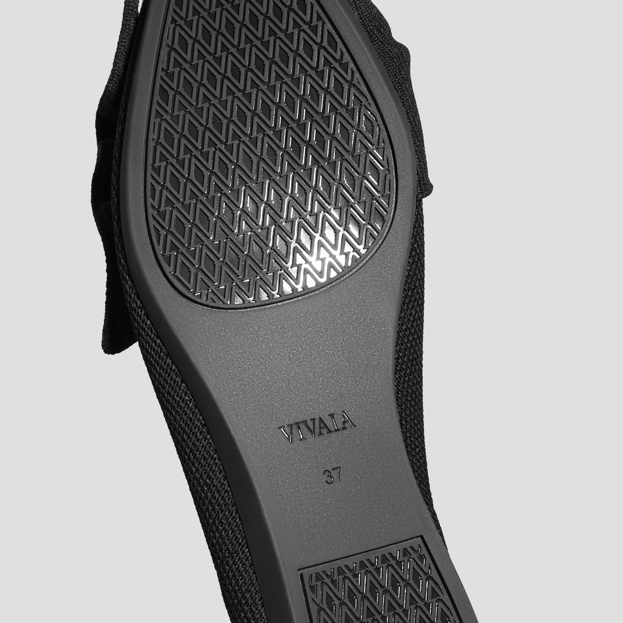 Pointed-Toe Bow Flats (Azura), Black, EU40 | VIVAIA