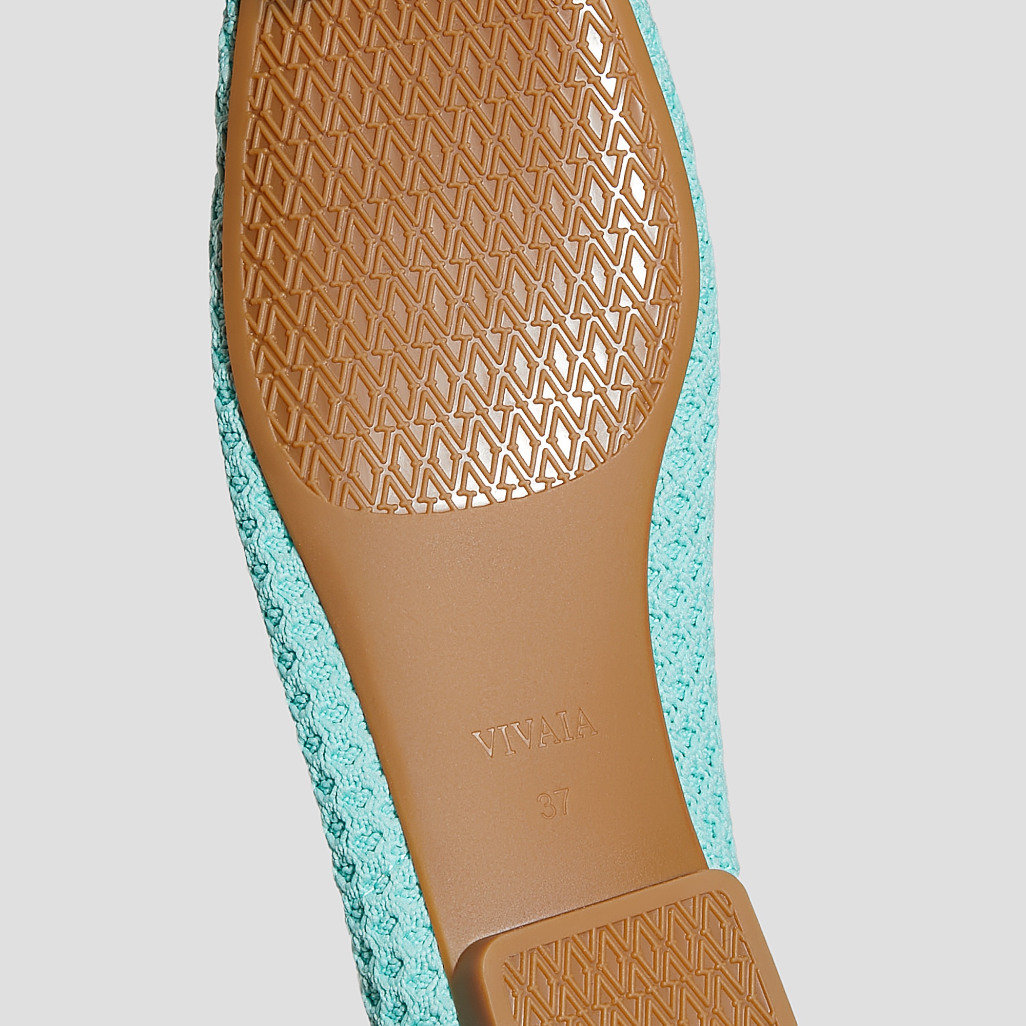 Square-Toe V-Cut Mesh Flats (Margot 2.0), ACQUA MESH, EU35 | VIVAIA