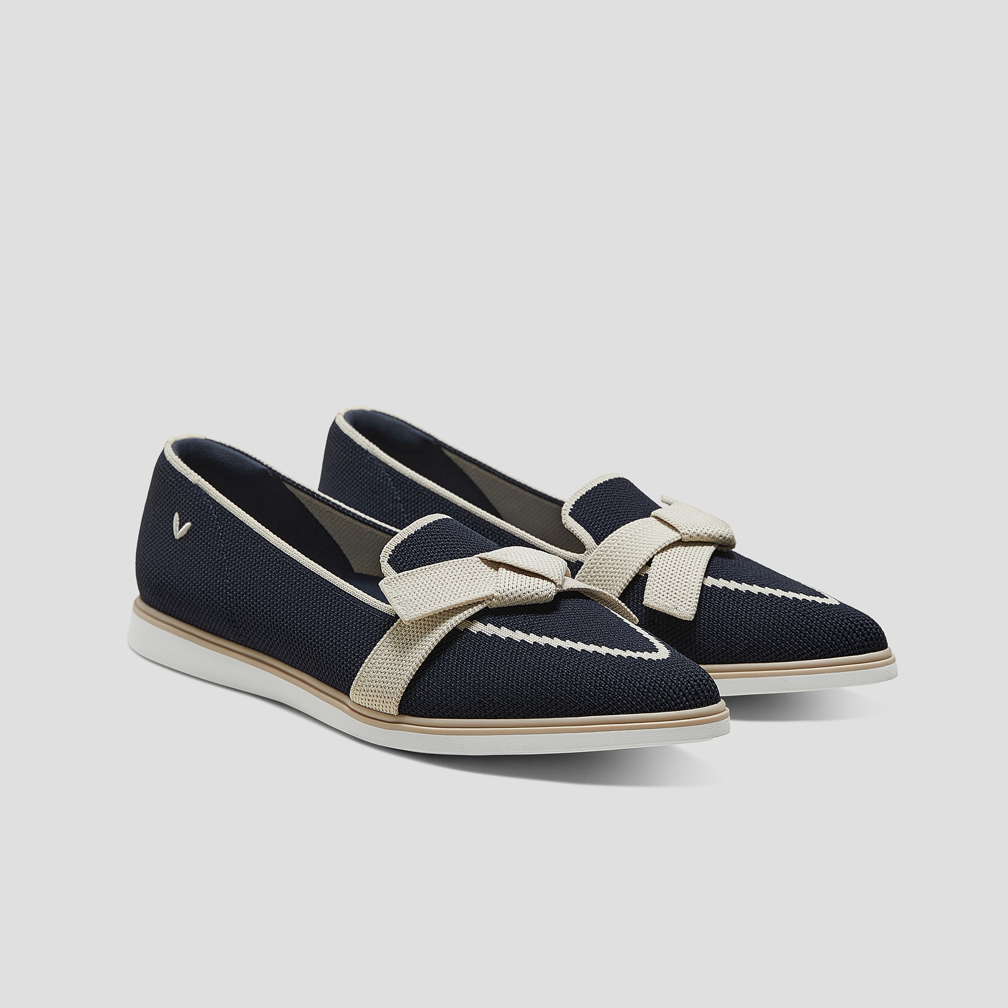 Water-Repellent Pointed-Toe Bow Loafers (Valentina) | VIVAIA