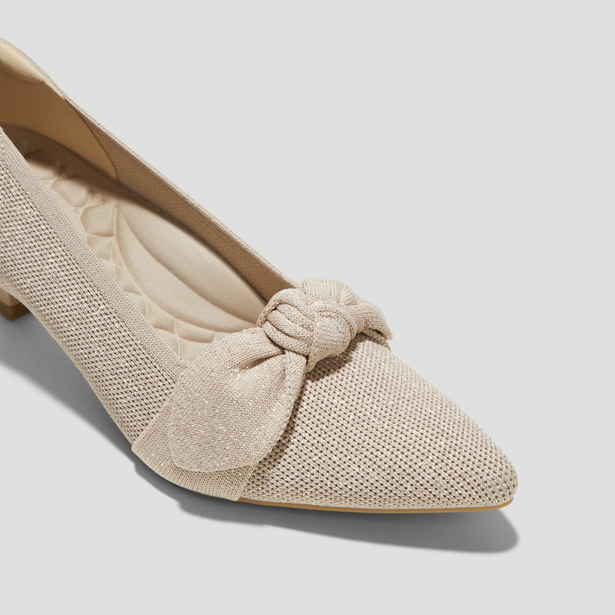 Pointed-Toe Bow Kitten Heels (Sasha), GOLDEN ALMOND, EU35 | VIVAIA