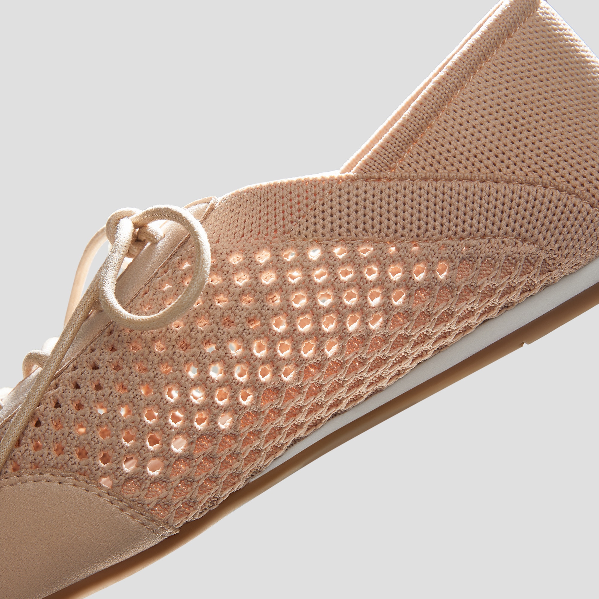 Round-Toe Lace-Up Mesh Sneakers (Yara), SHELL TINT, EU36.5 | VIVAIA