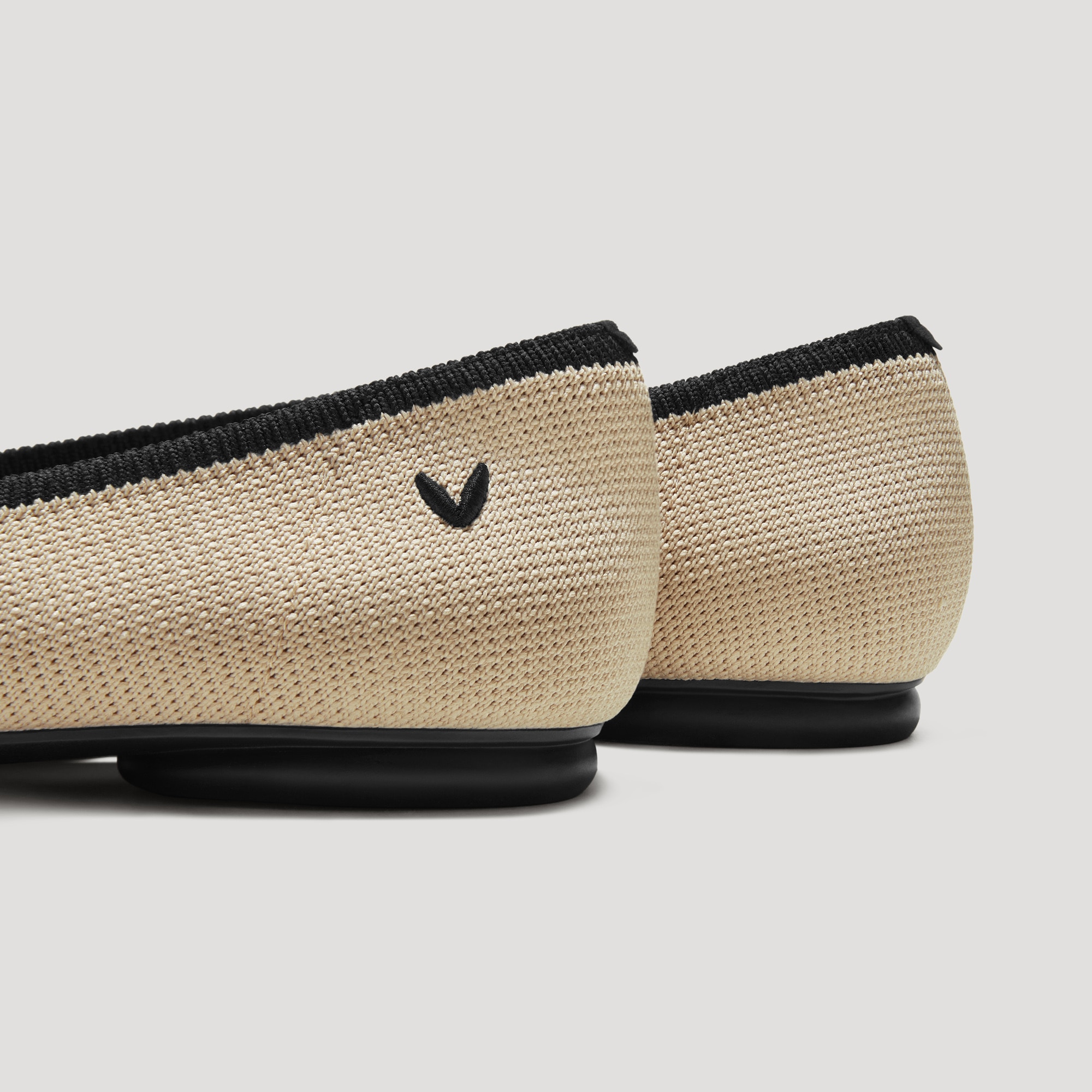 Almond-Toe Knotted Flats (Bibi), ALMOND BLACK WOVEN, EU35 | VIVAIA