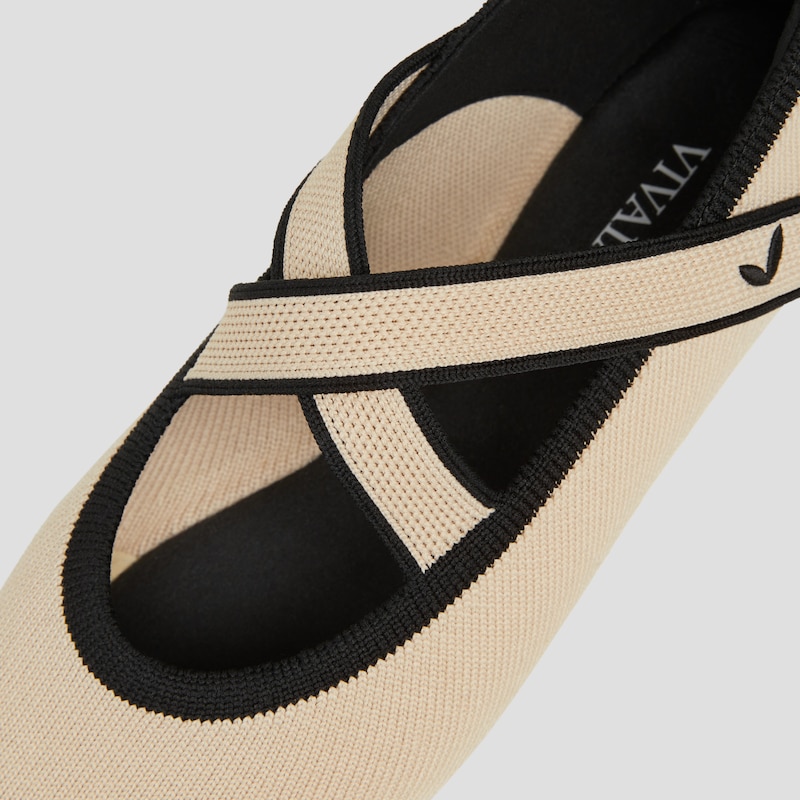 Almond-Toe Mary-Jane Flats (Nia), ALMOND BLACK, EU35 | VIVAIA